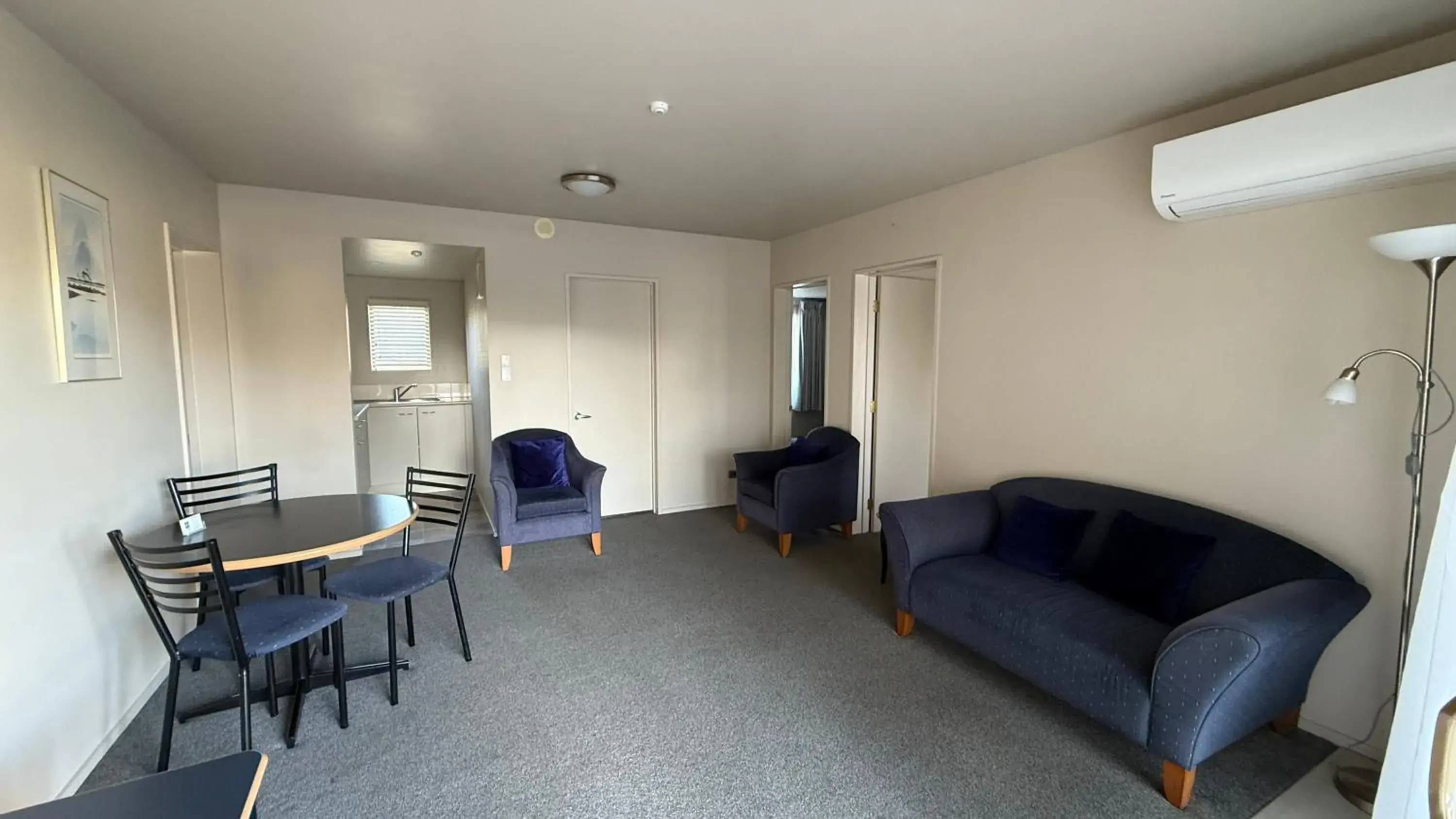 Three Bedroom Suite - Non-Smoking in The Suites Ashburton Three Bedroom Suite - Non-Smoking in The Suites Ashburton