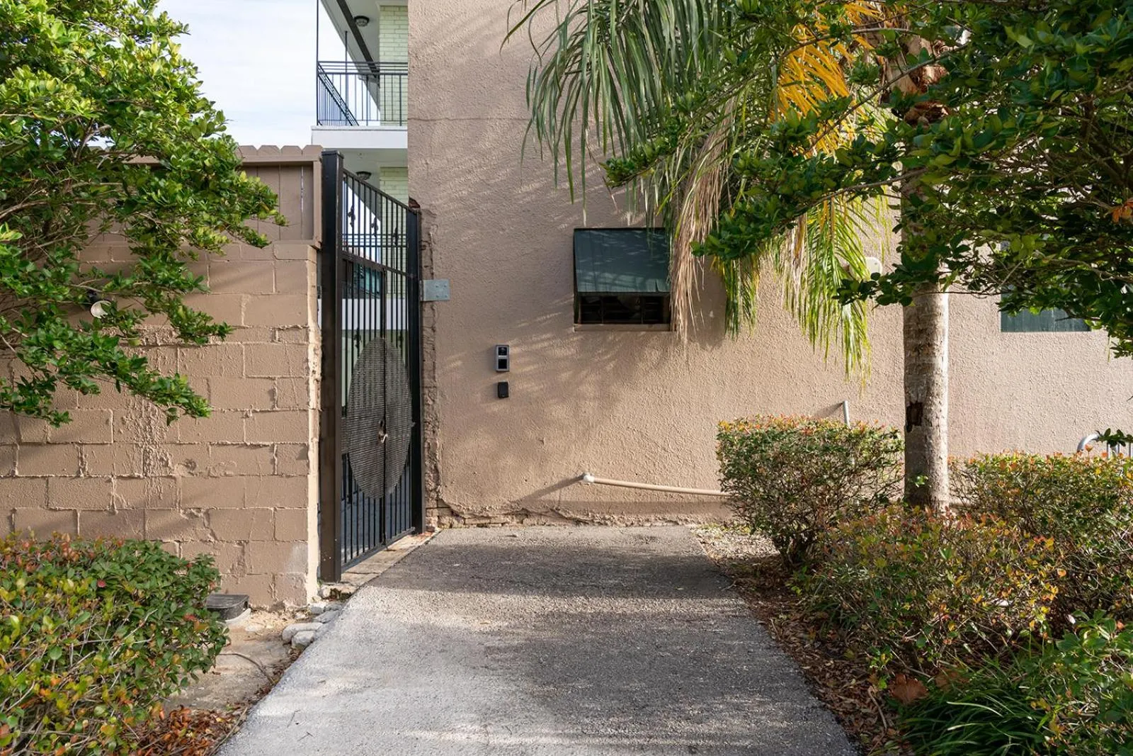 Facade/entrance in French Quarter Suites Hotel
