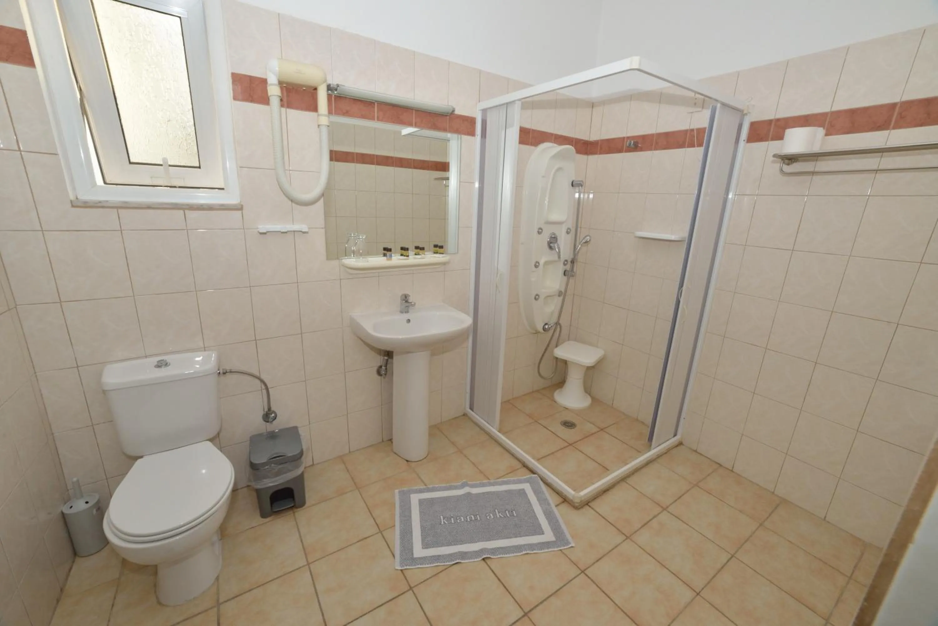 Bathroom in Hotel Kiani Akti