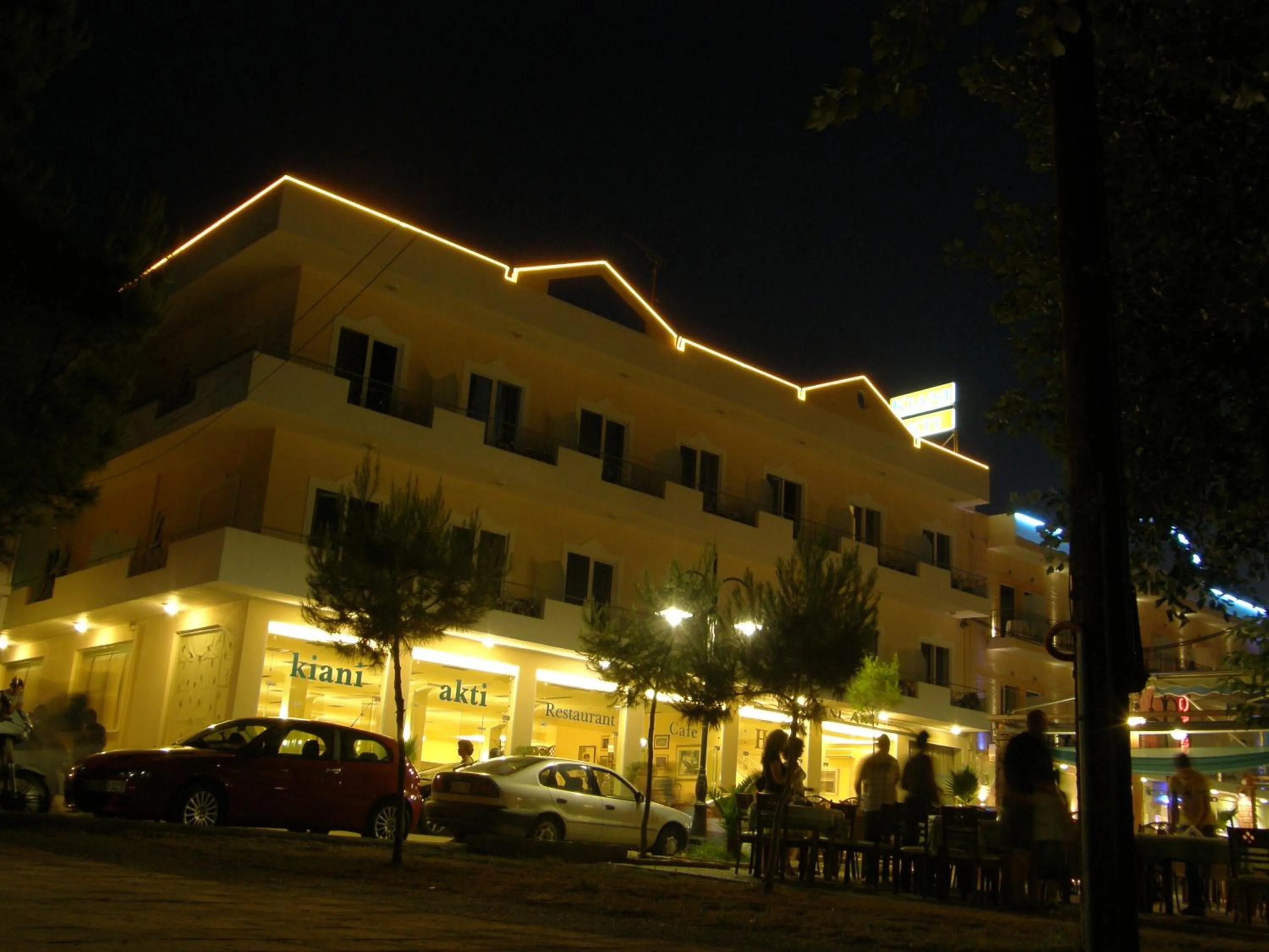 Restaurant/places to eat in Hotel Kiani Akti