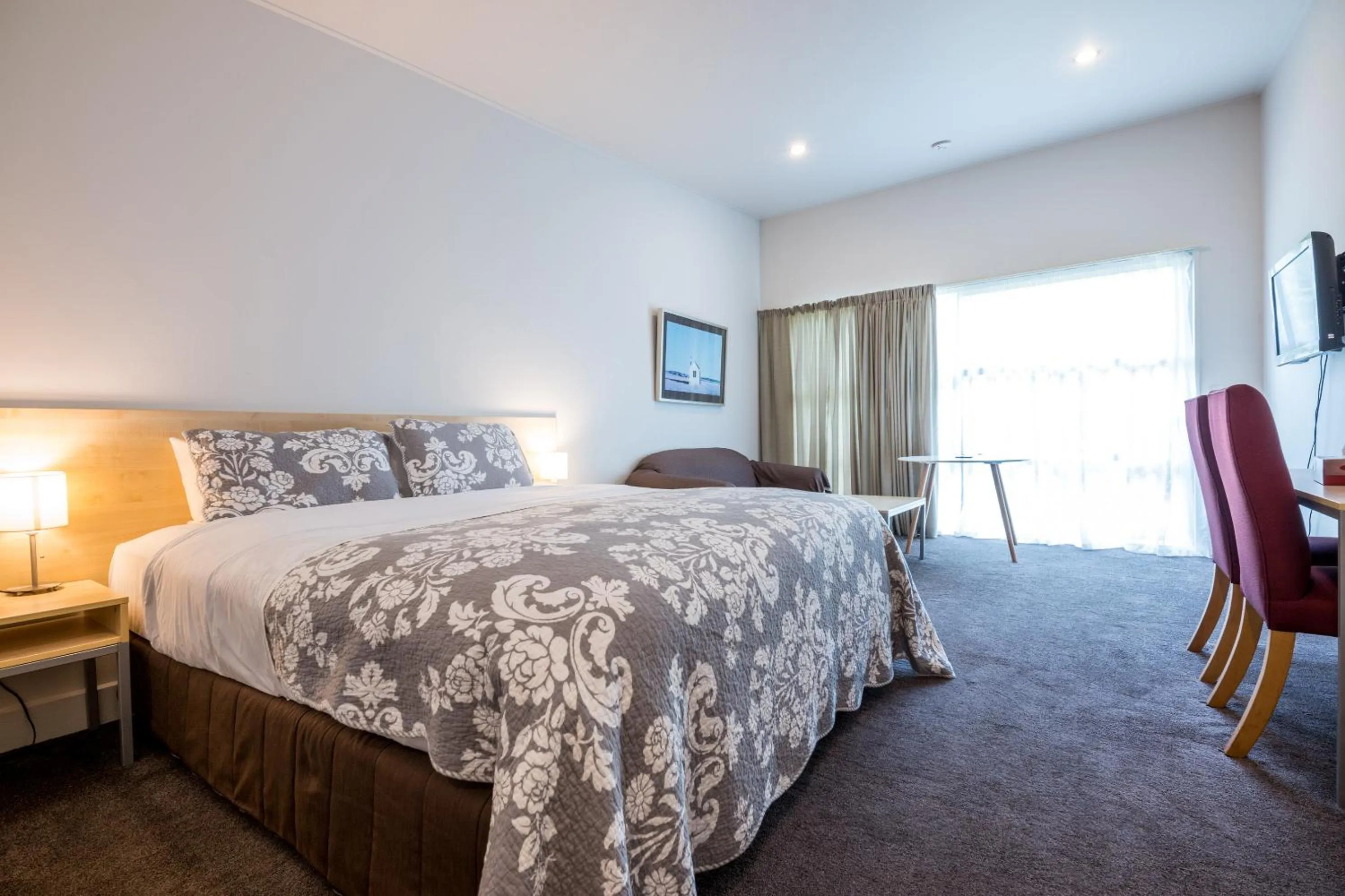 Bed in The Westhaven Motel