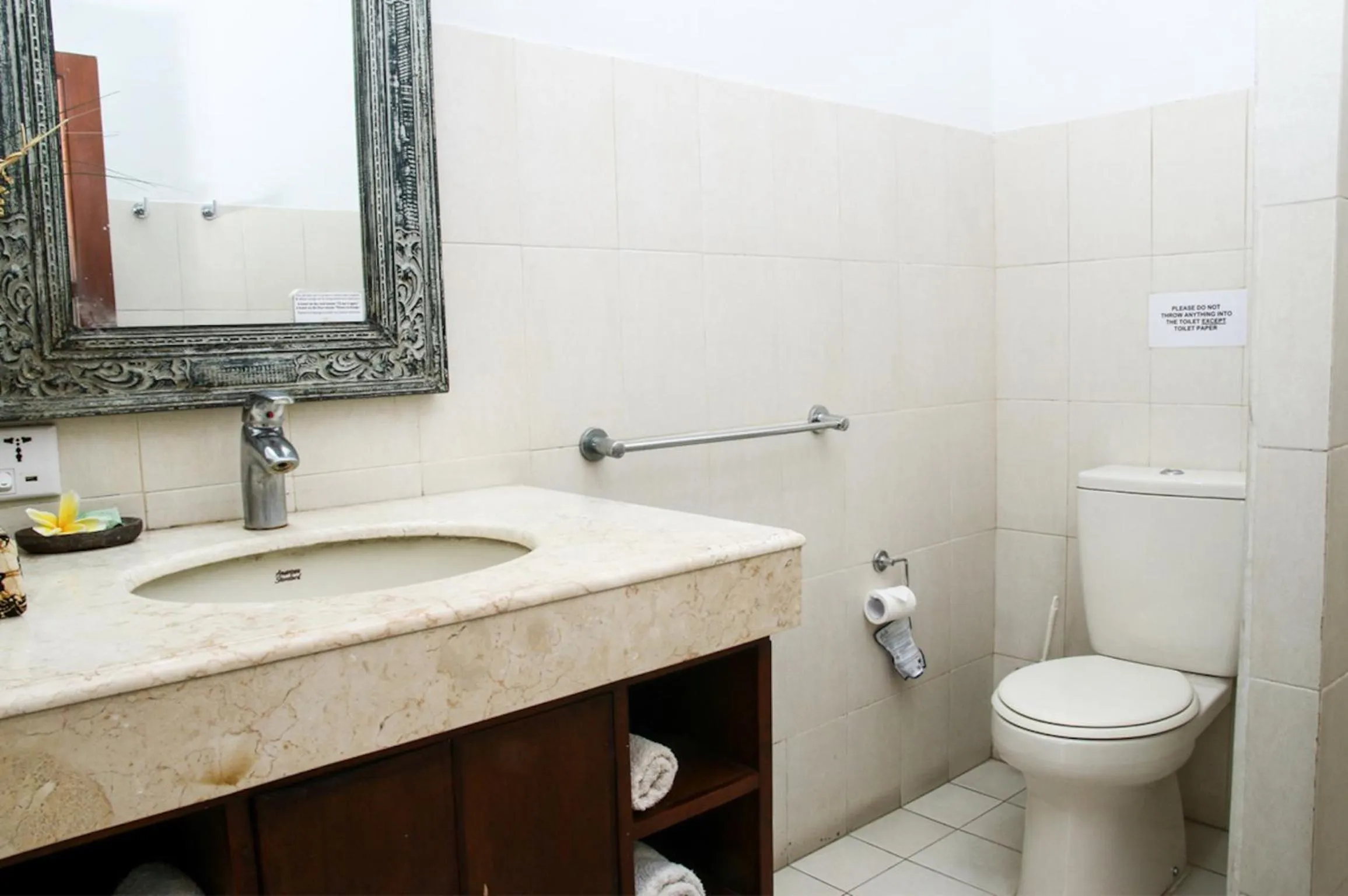 Bathroom in Sunhouse Guesthouse
