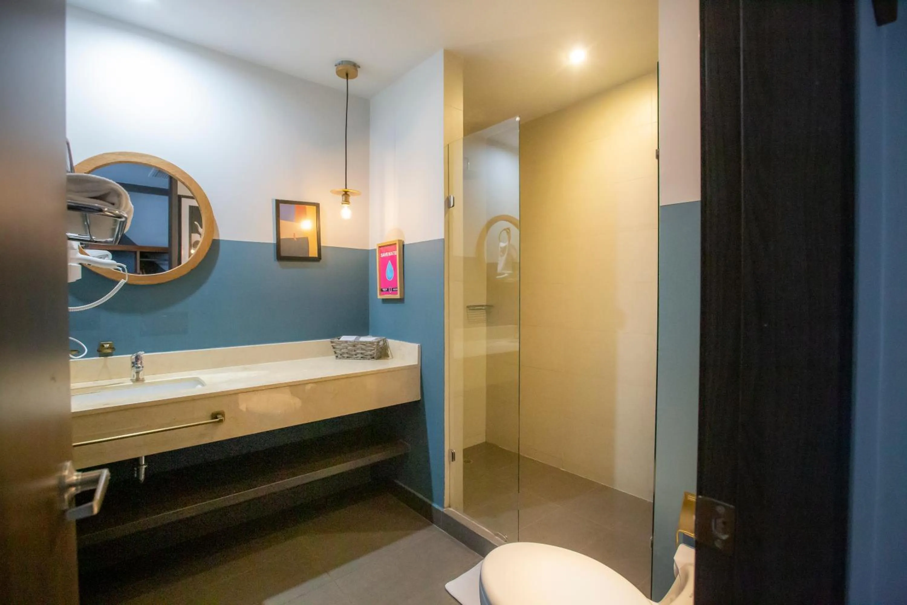 Shower in Socialtel Parque 93 Bogota