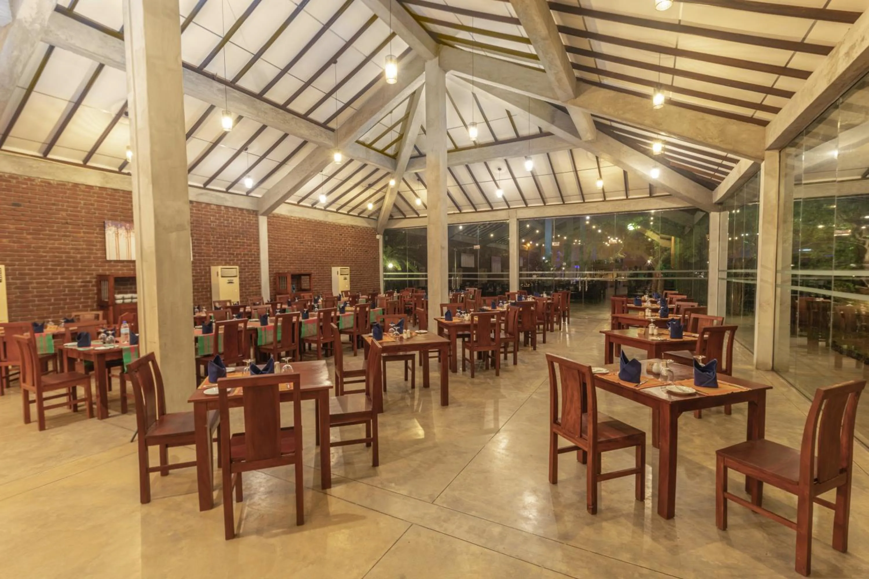 Restaurant/places to eat in Amethyst Resort Passikudah