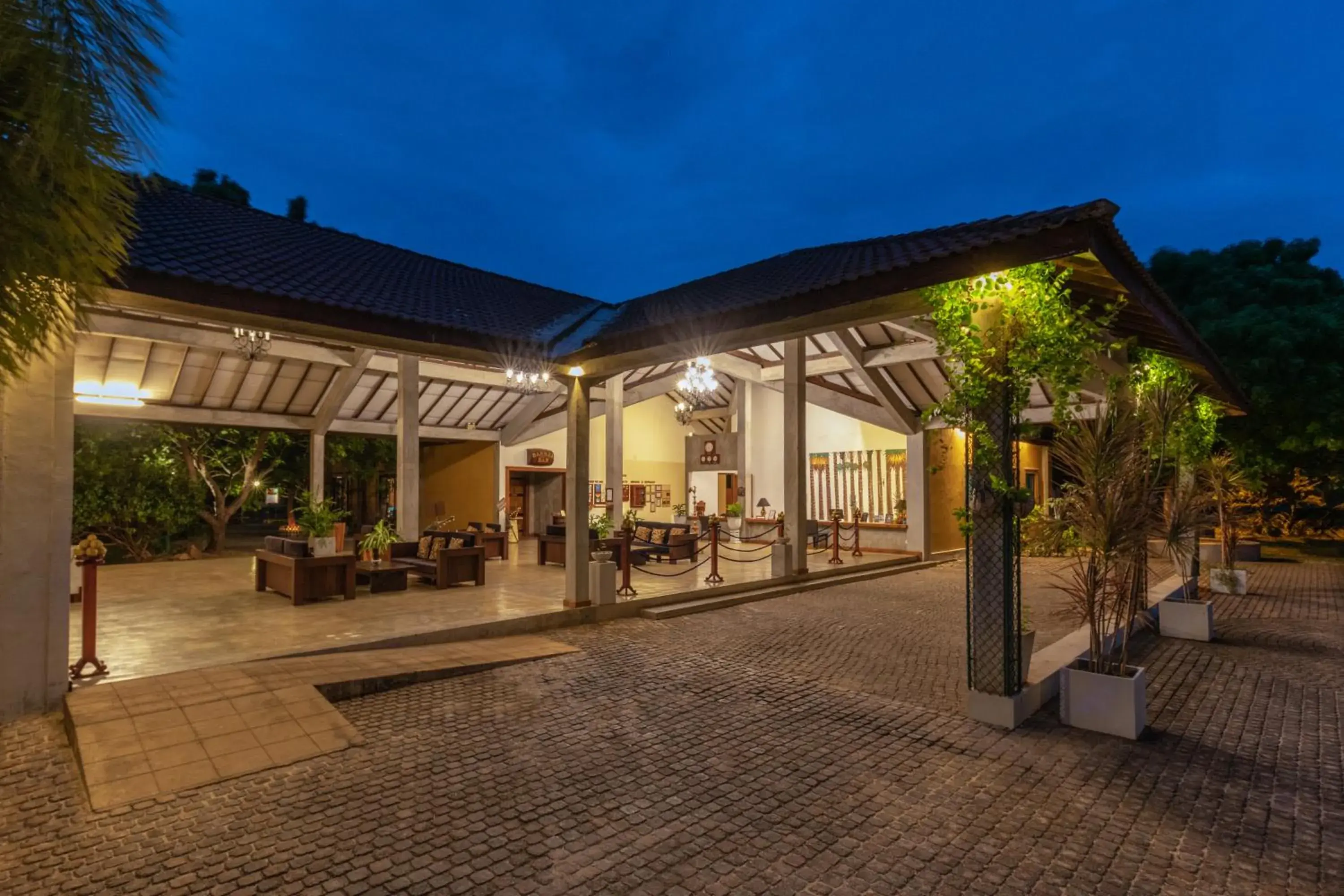 Facade/entrance in Amethyst Resort Passikudah Facade/entrance in Amethyst Resort Passikudah