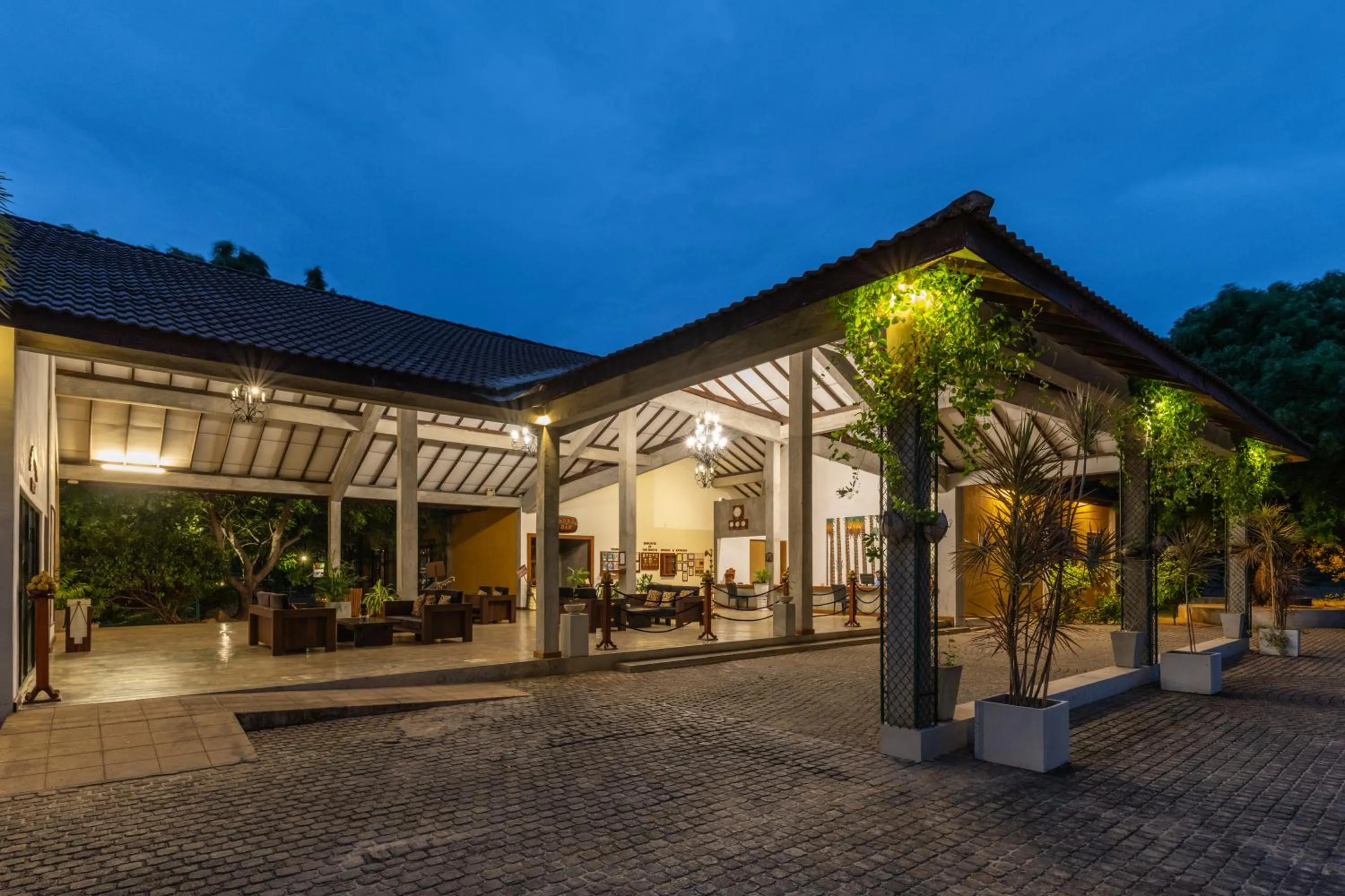 Facade/entrance in Amethyst Resort Passikudah