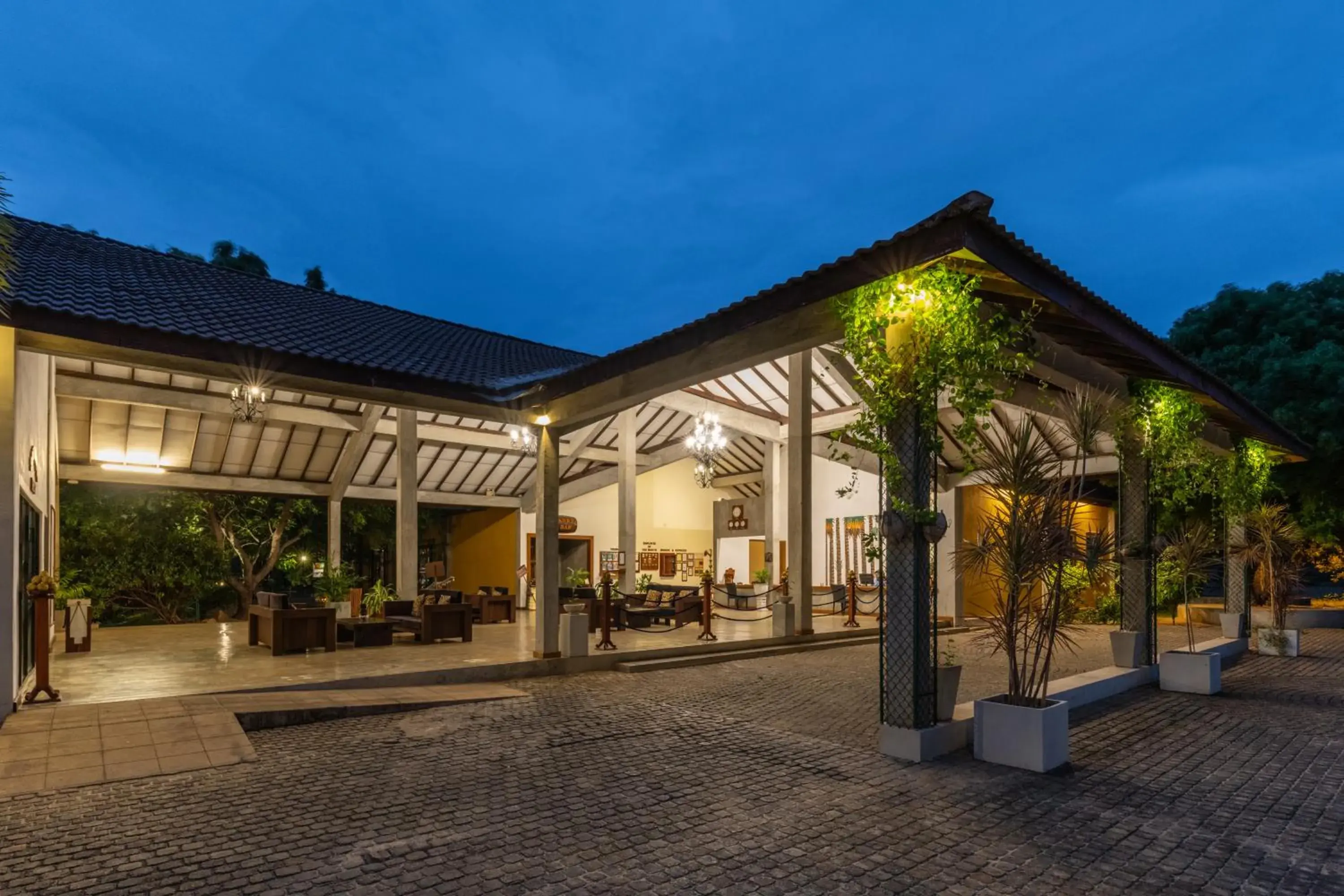 Facade/entrance in Amethyst Resort Passikudah Facade/entrance in Amethyst Resort Passikudah