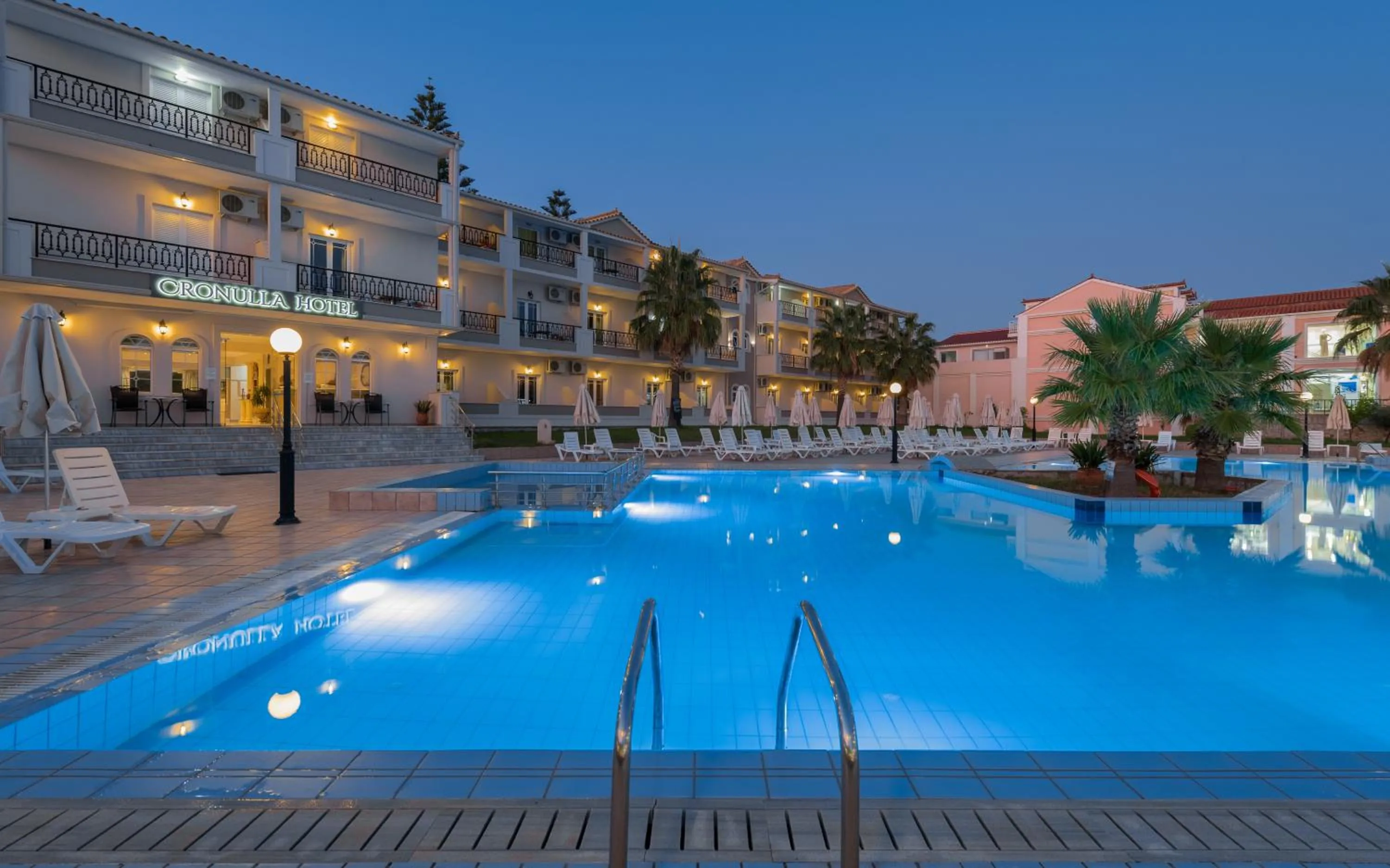 Property building in Hotel Cronulla