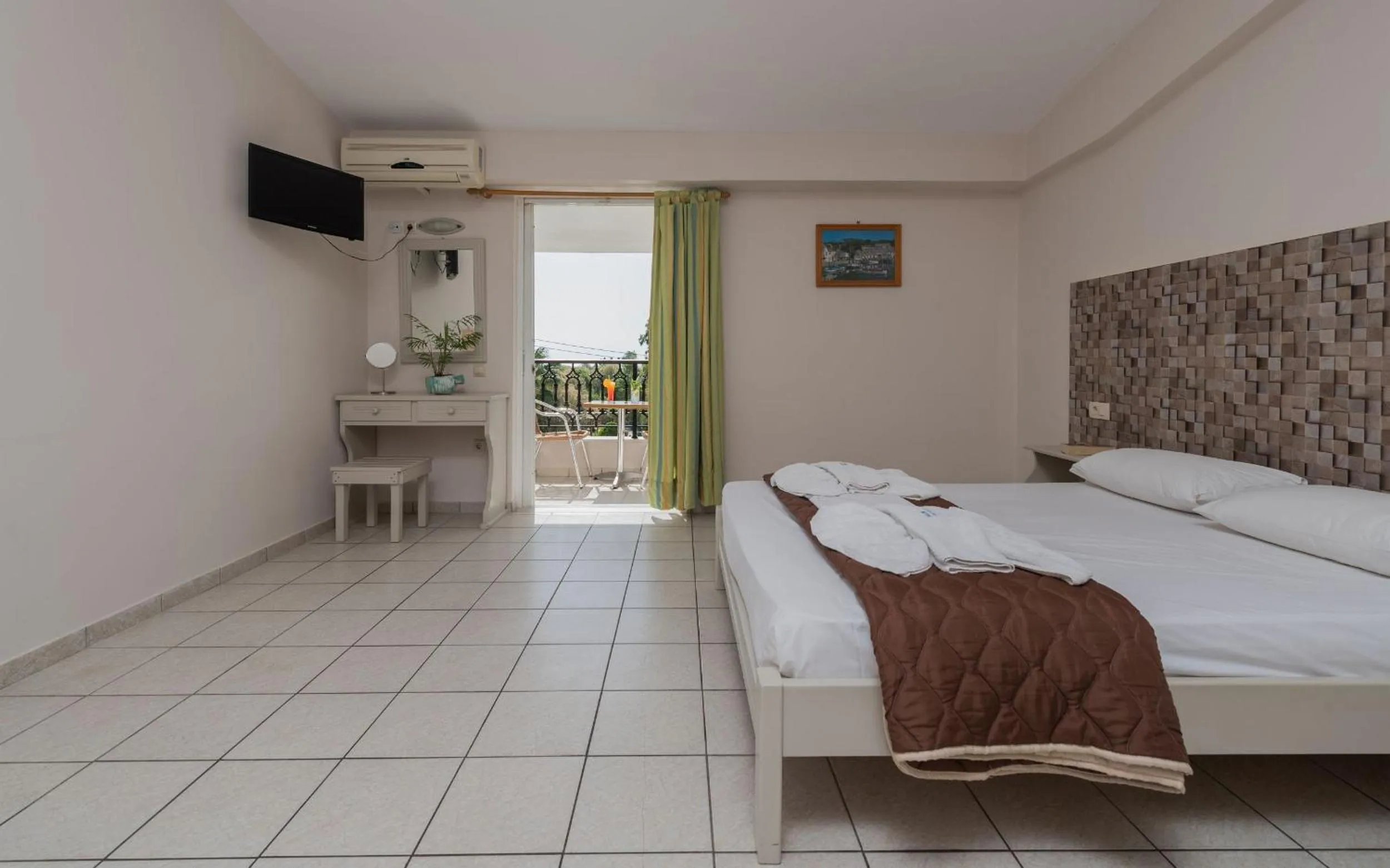 Bedroom, Bed in Hotel Cronulla