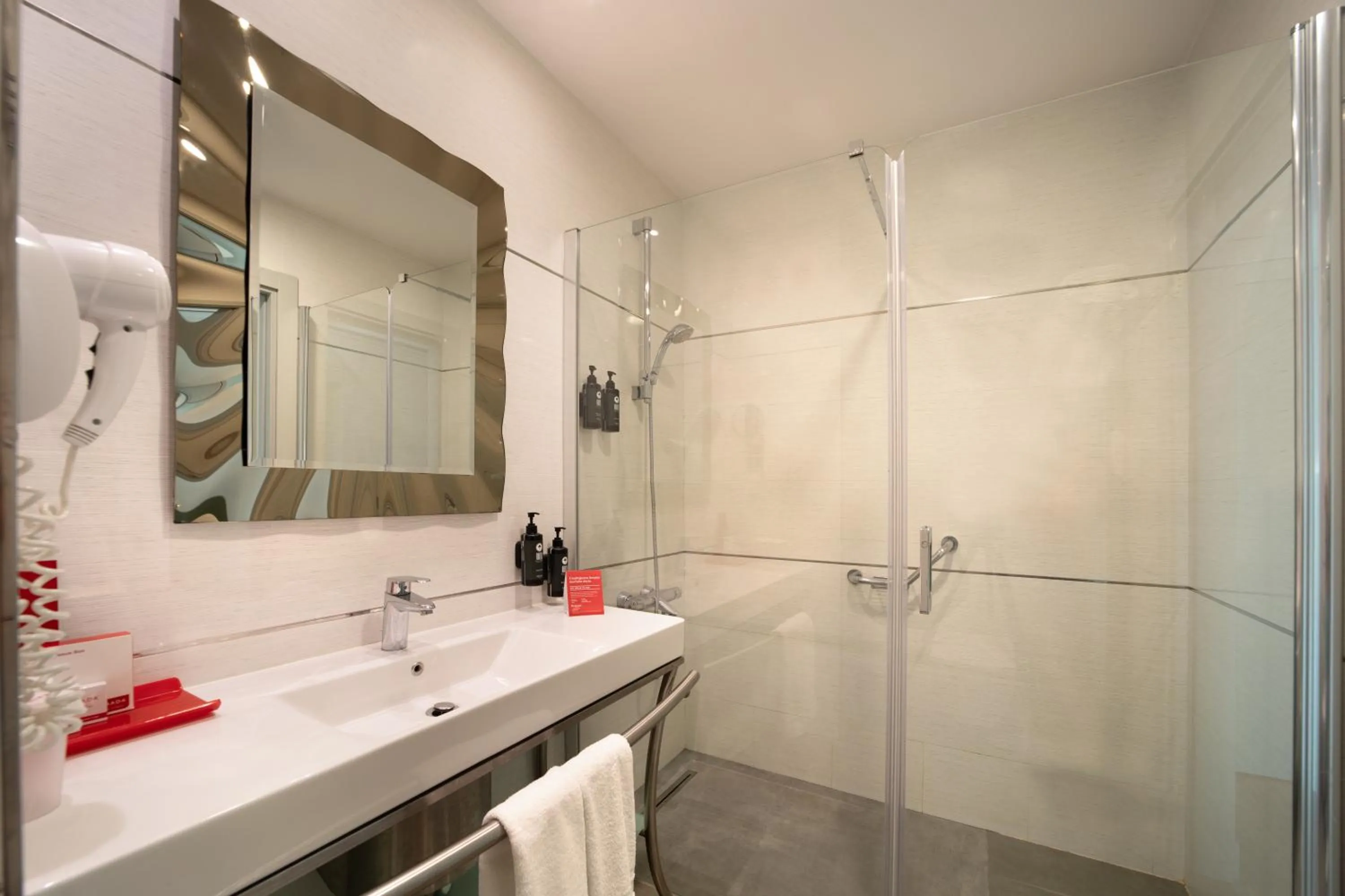 Shower in Ramada Plaza by Wyndham Istanbul Atakoy