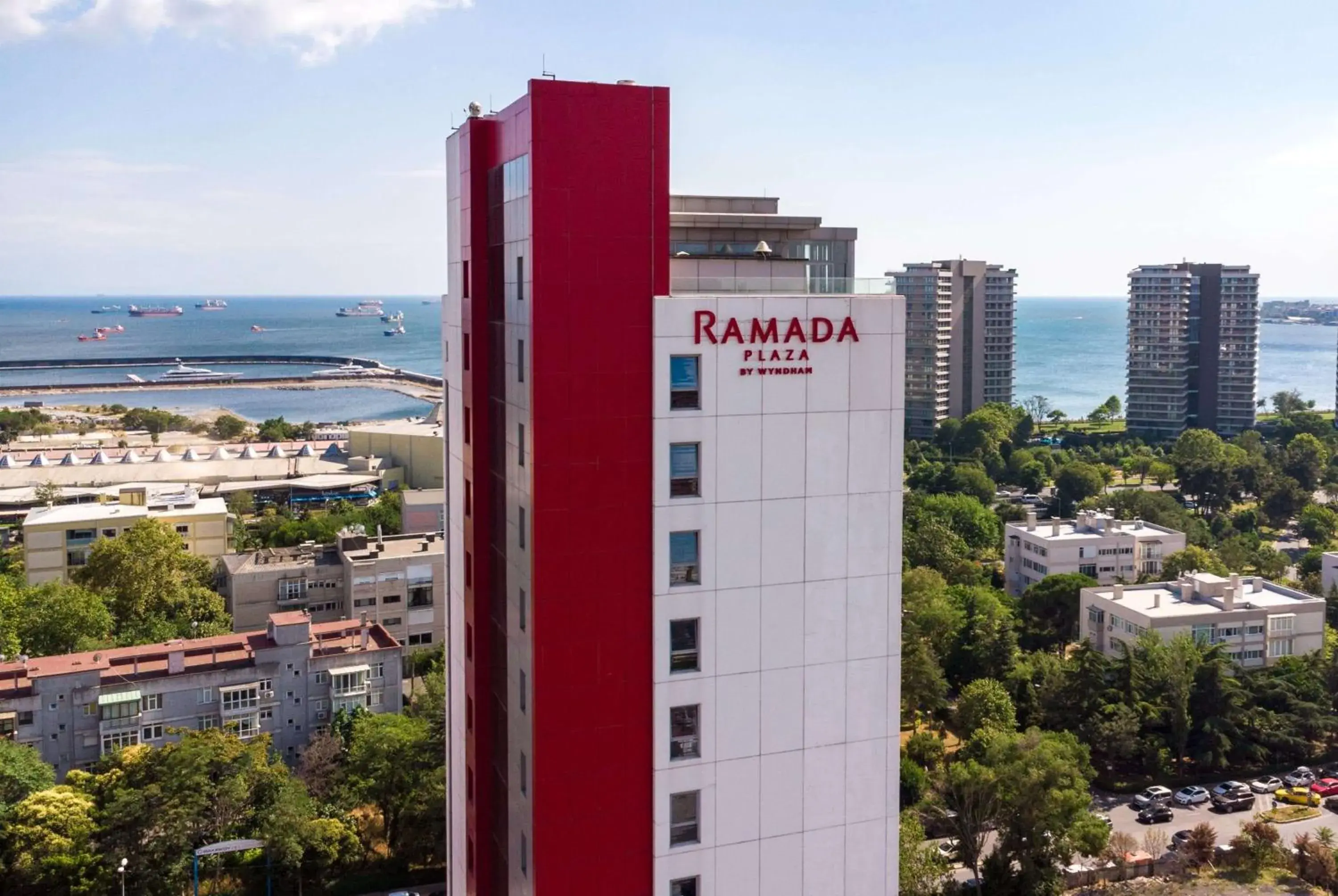 Property building in Ramada Plaza by Wyndham Istanbul Atakoy Property building in Ramada Plaza by Wyndham Istanbul Atakoy
