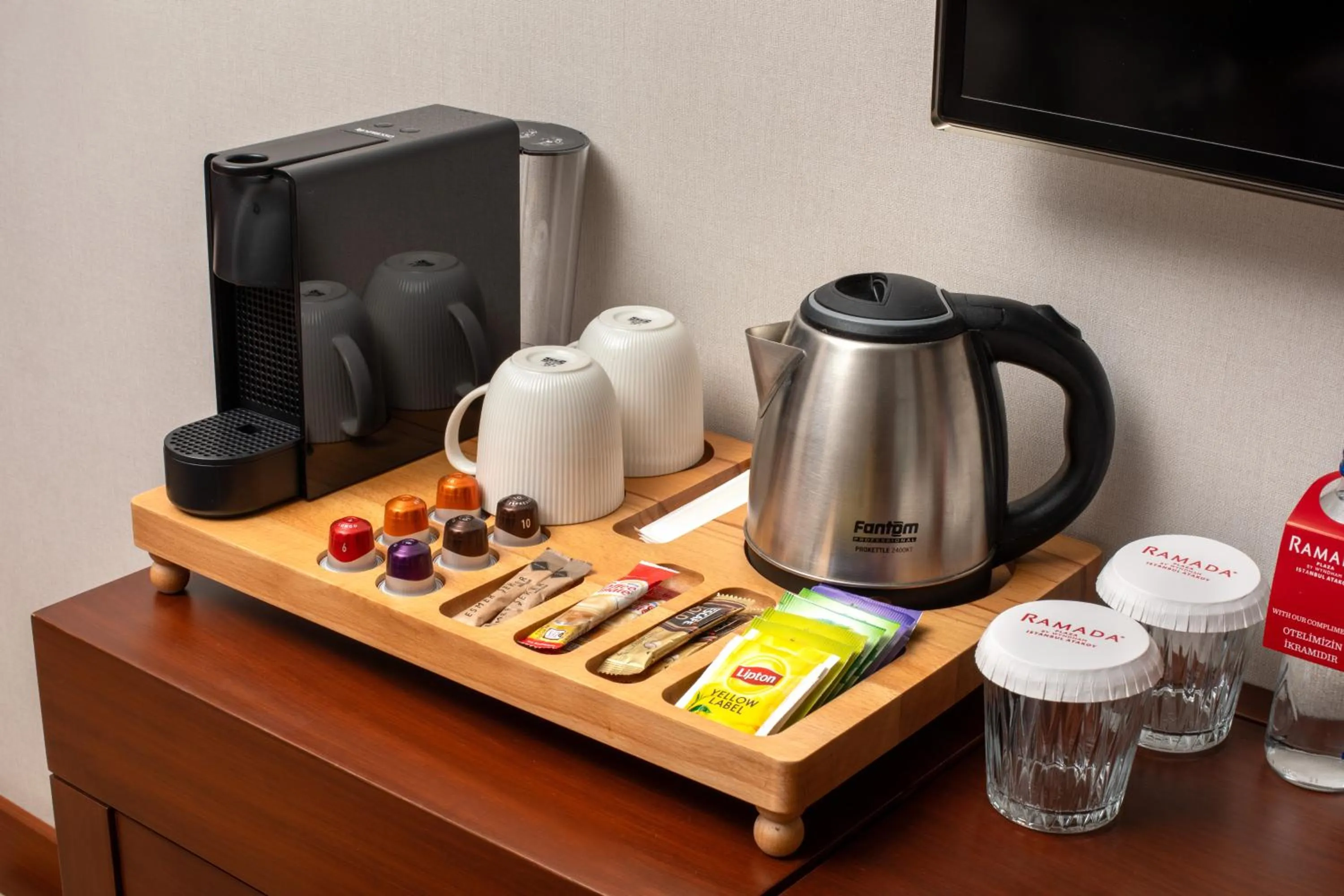 Coffee/tea facilities in Ramada Plaza by Wyndham Istanbul Atakoy