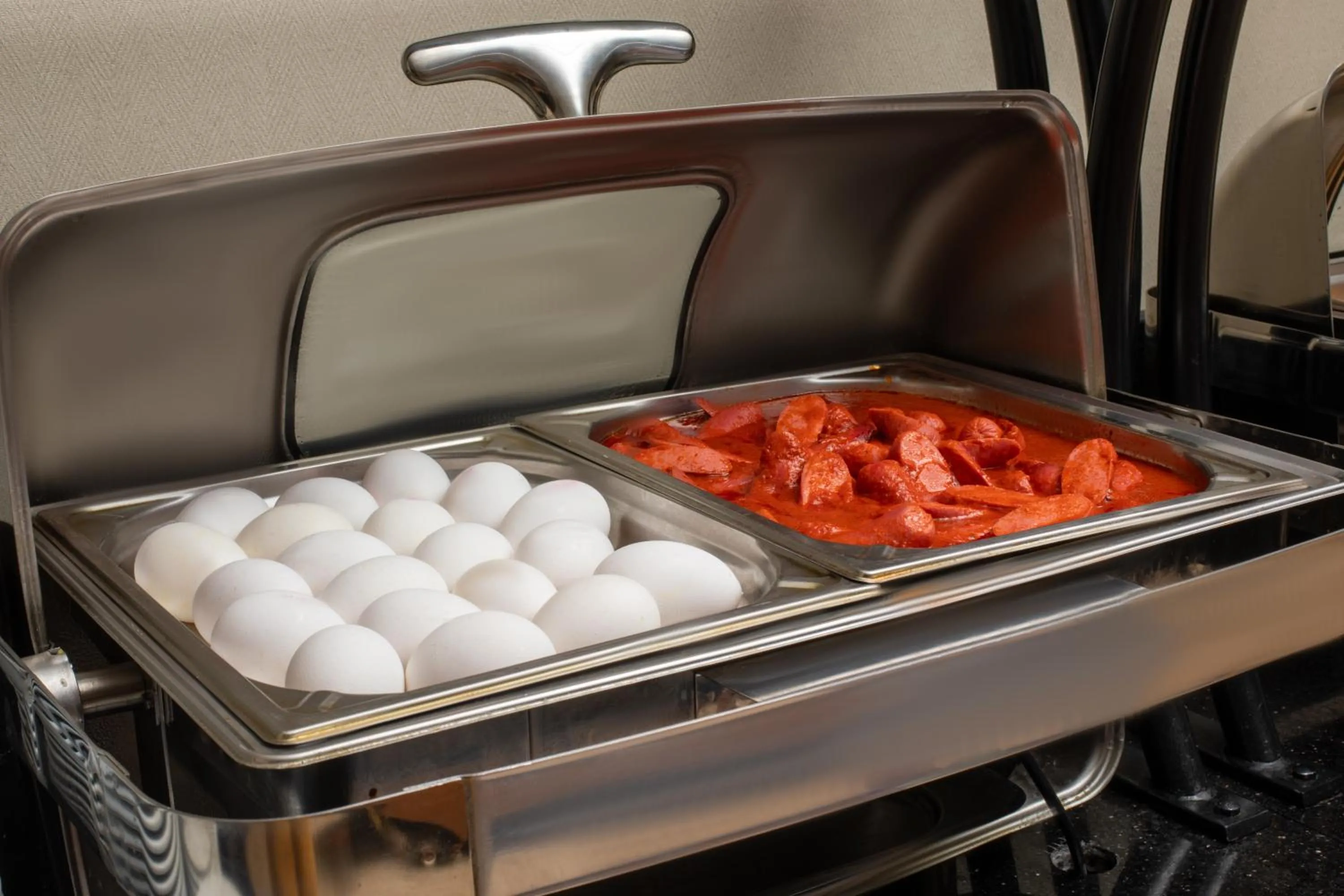 Food and drinks in Ramada Plaza by Wyndham Istanbul Atakoy