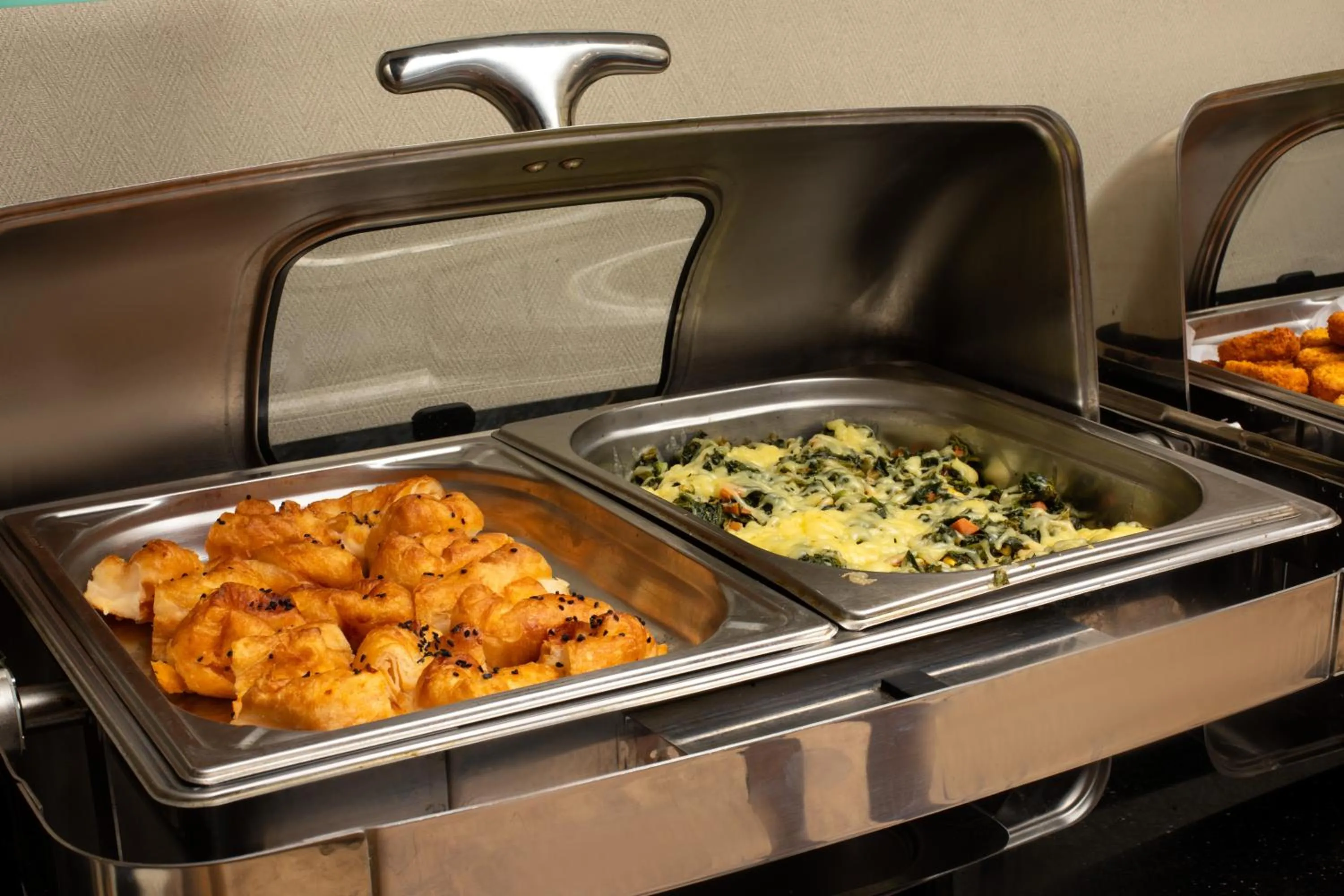 Food and drinks in Ramada Plaza by Wyndham Istanbul Atakoy