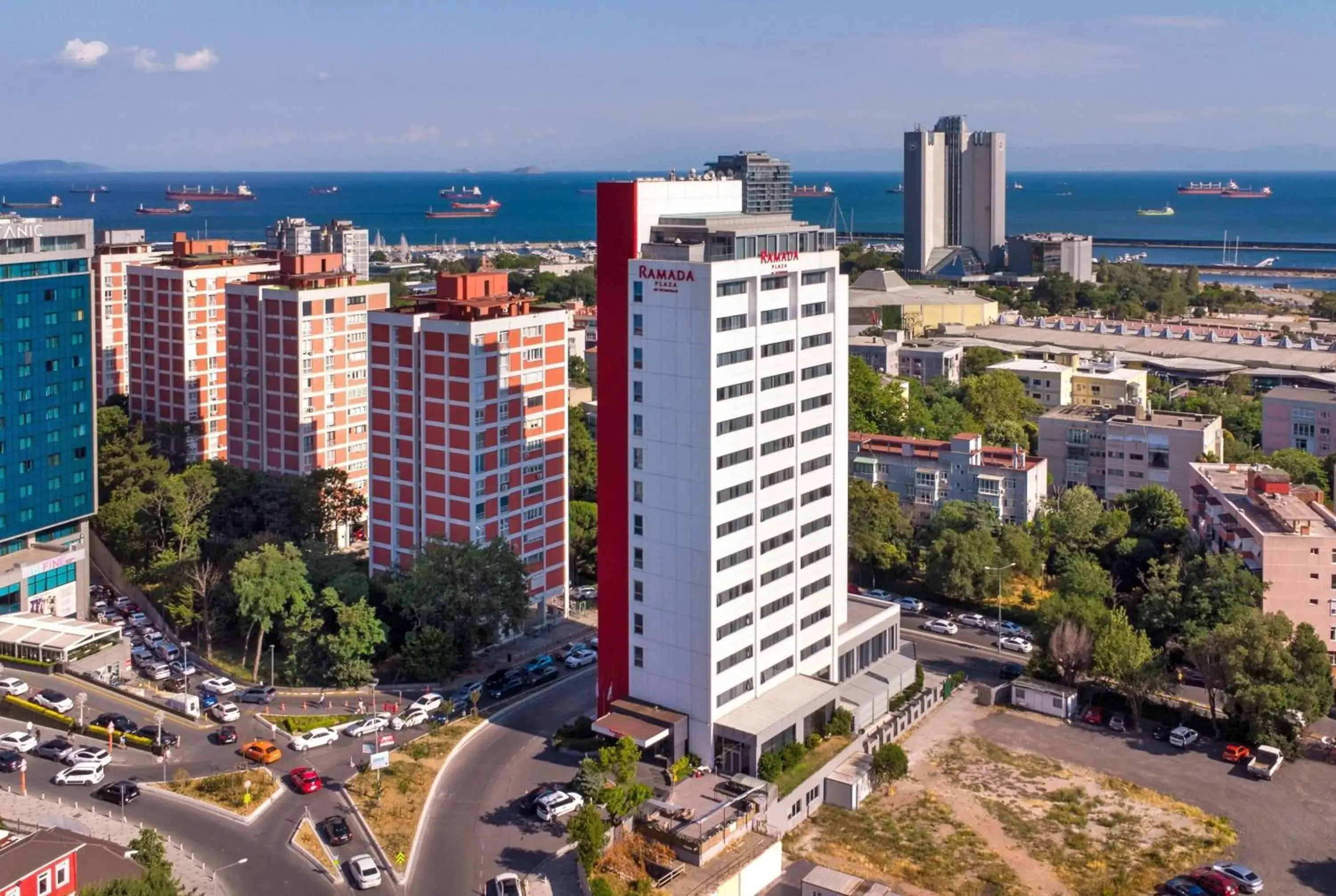 Property building in Ramada Plaza by Wyndham Istanbul Atakoy Property building in Ramada Plaza by Wyndham Istanbul Atakoy