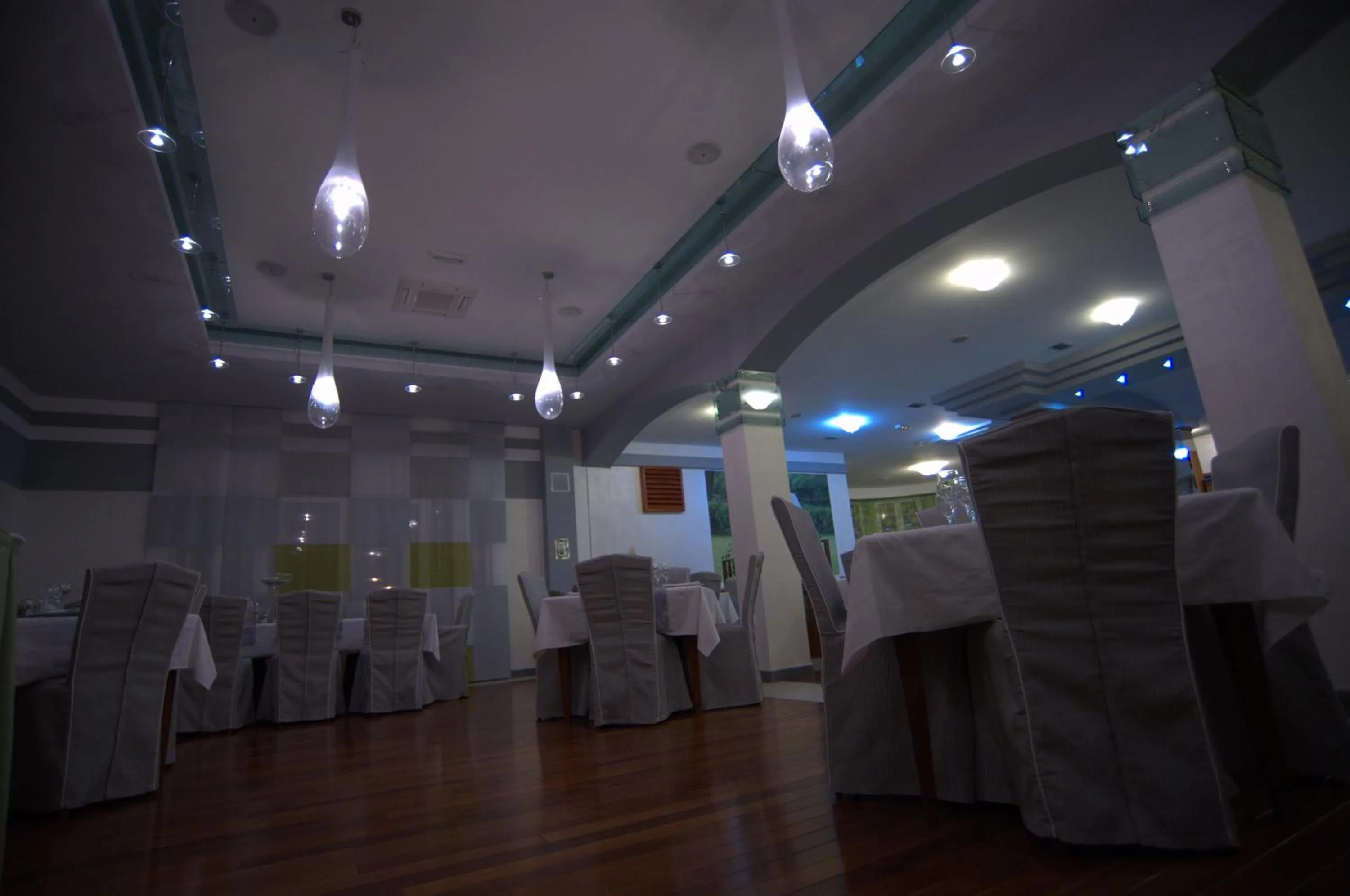 Restaurant/places to eat in Hotel Đakovo