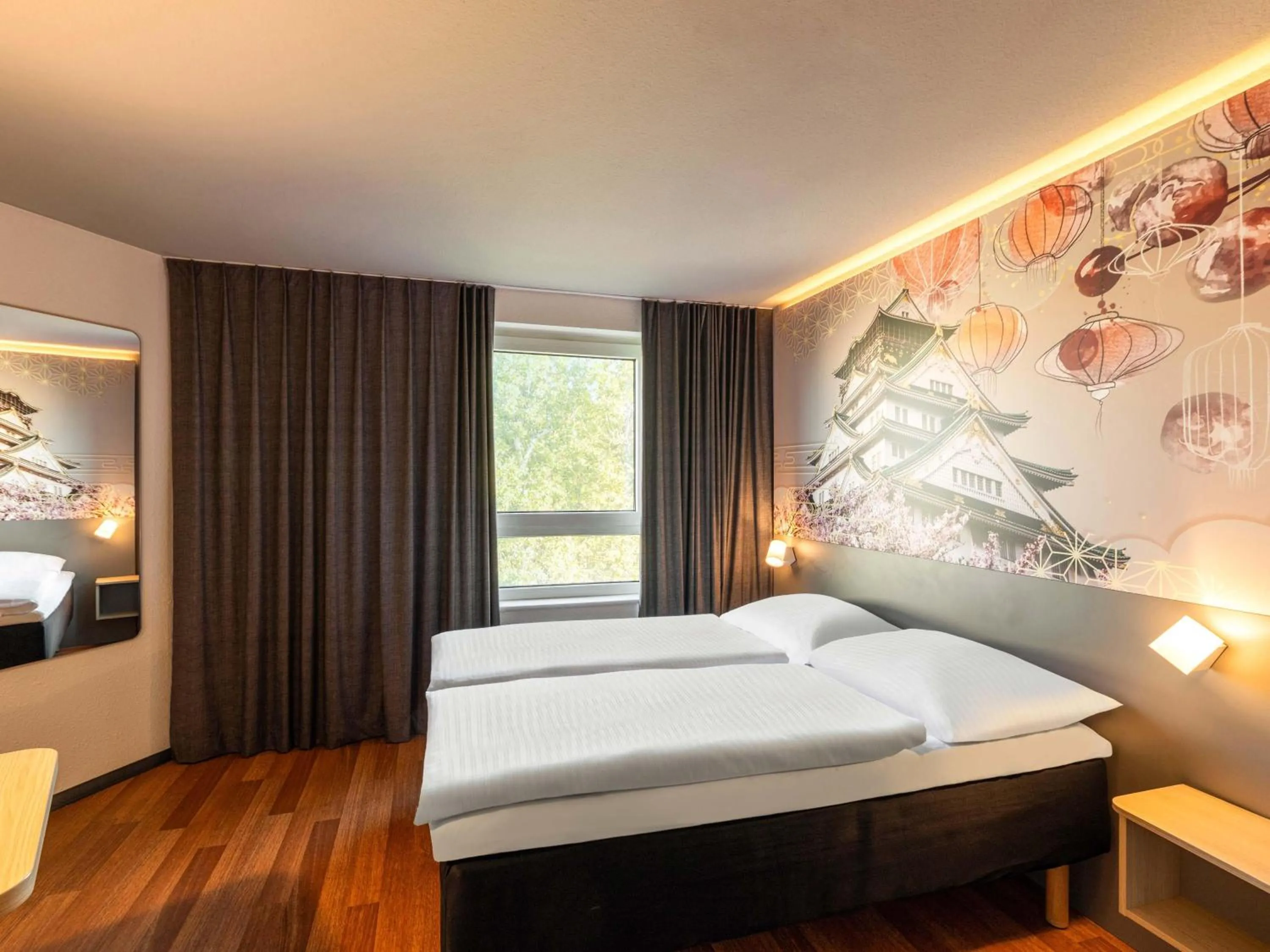 Photo of the whole room, Bed in B&B Hotel Düsseldorf-Hbf