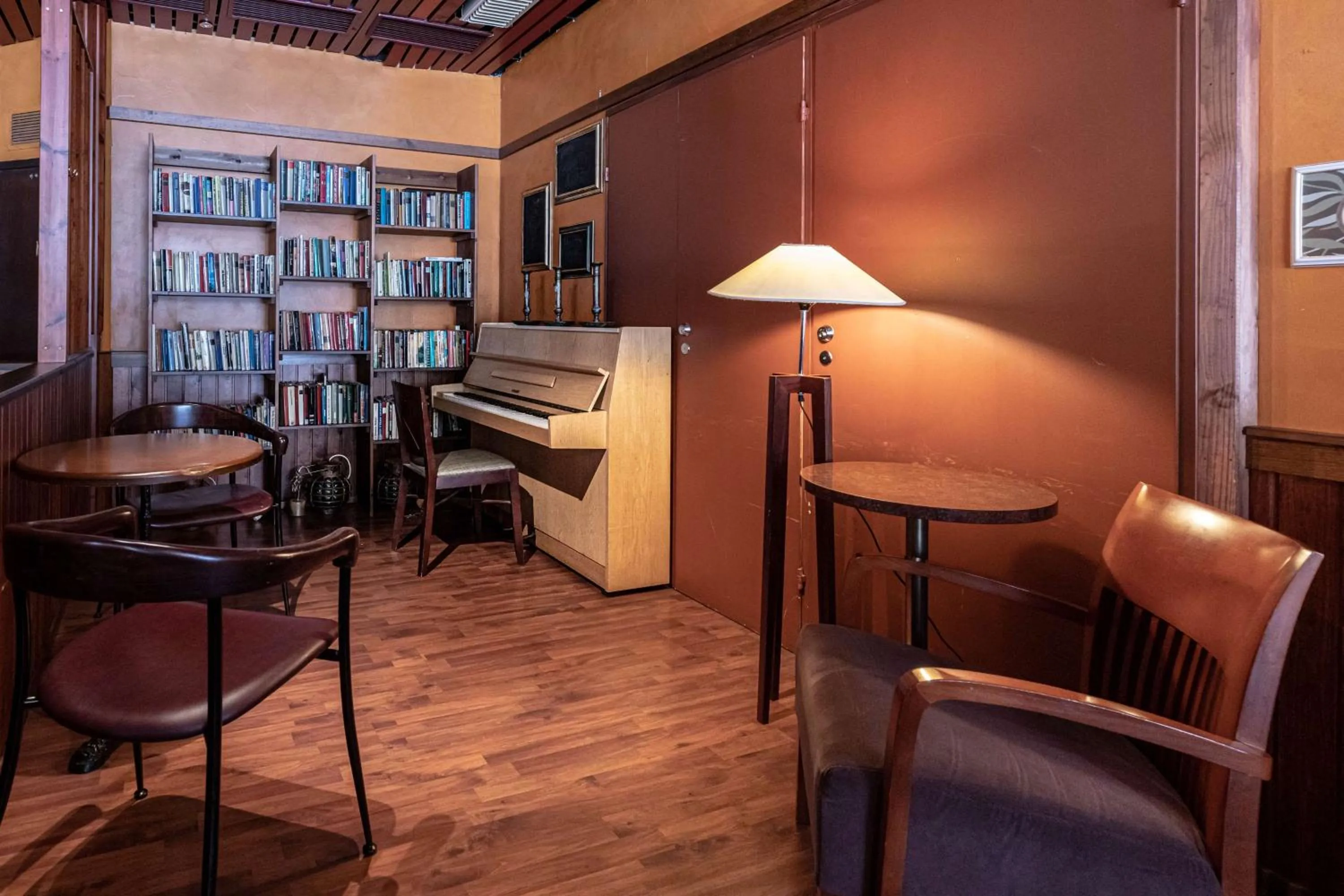 Lounge or bar in Scandic Atrium