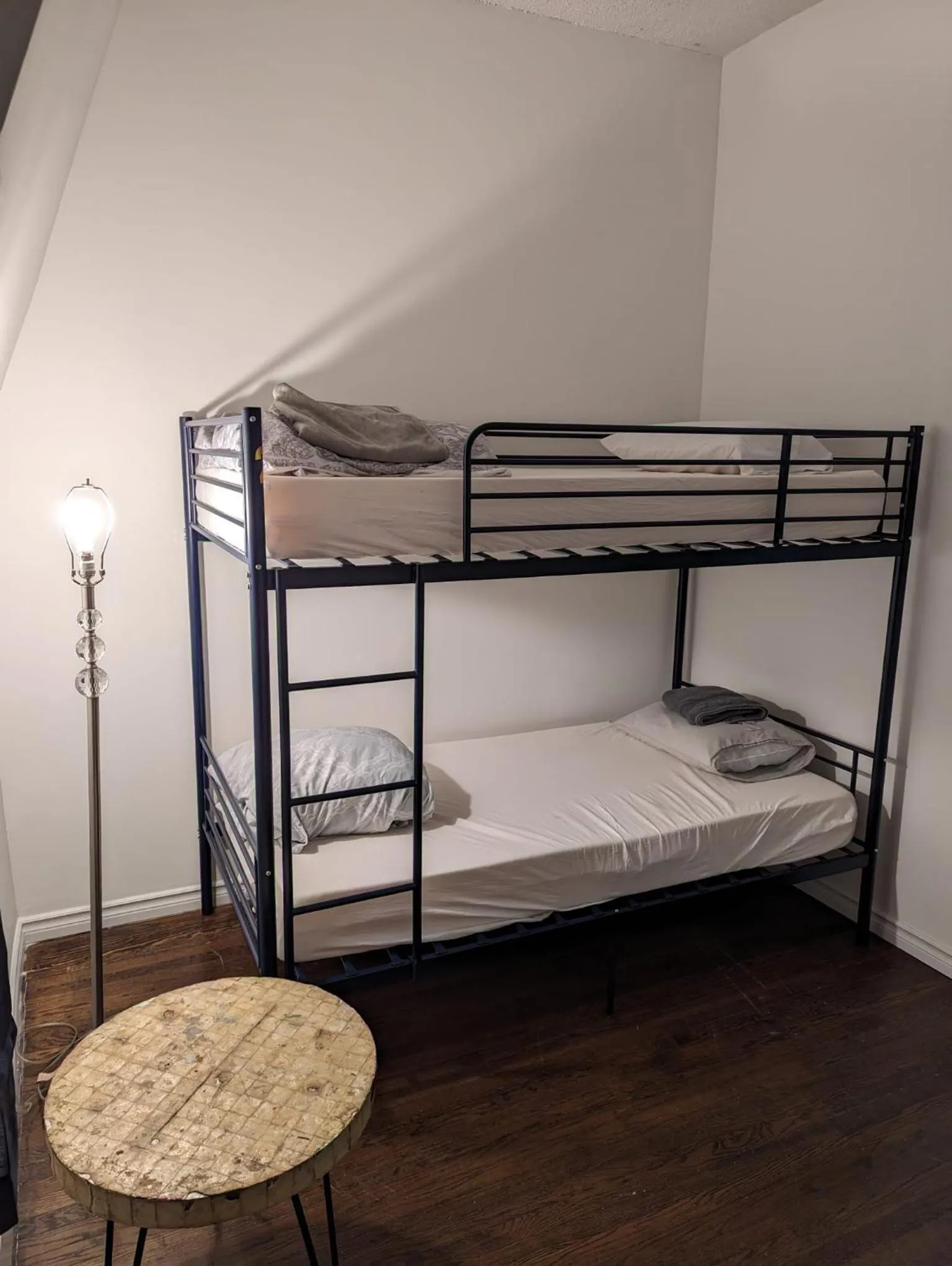 Bed in The Parkdale Hostellerie