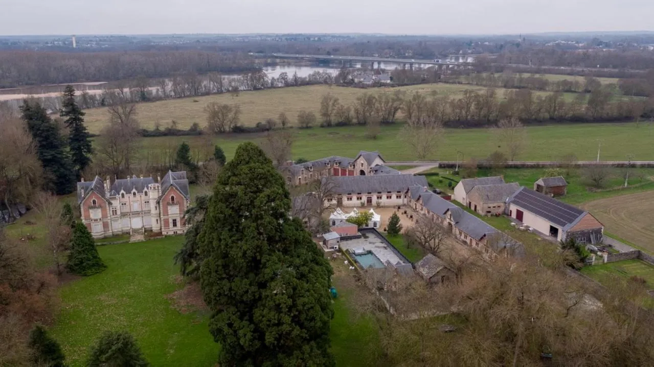 Property building in Château de Belle Poule