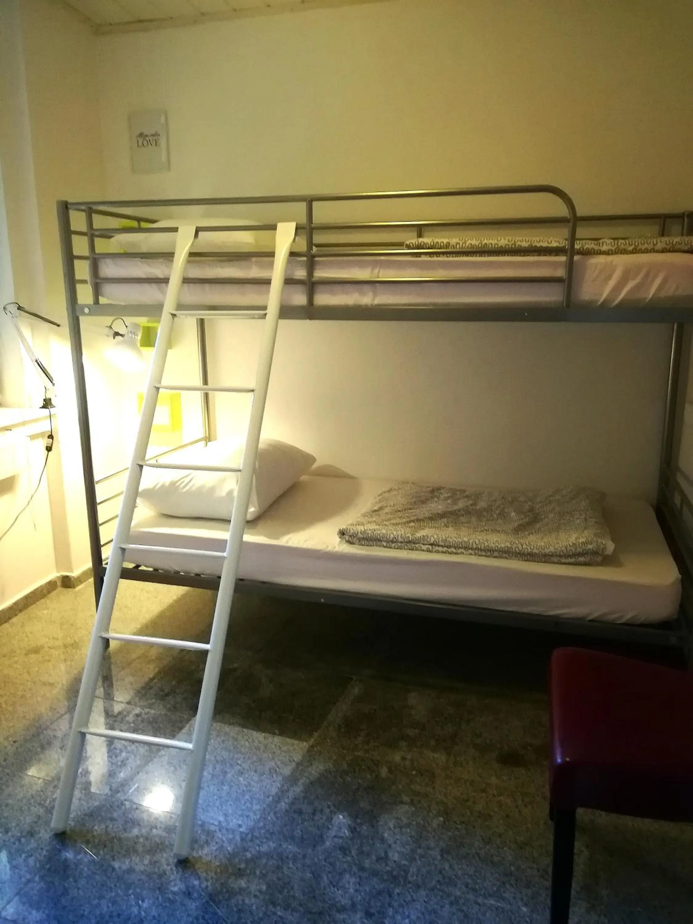Bed in Hostel 24
