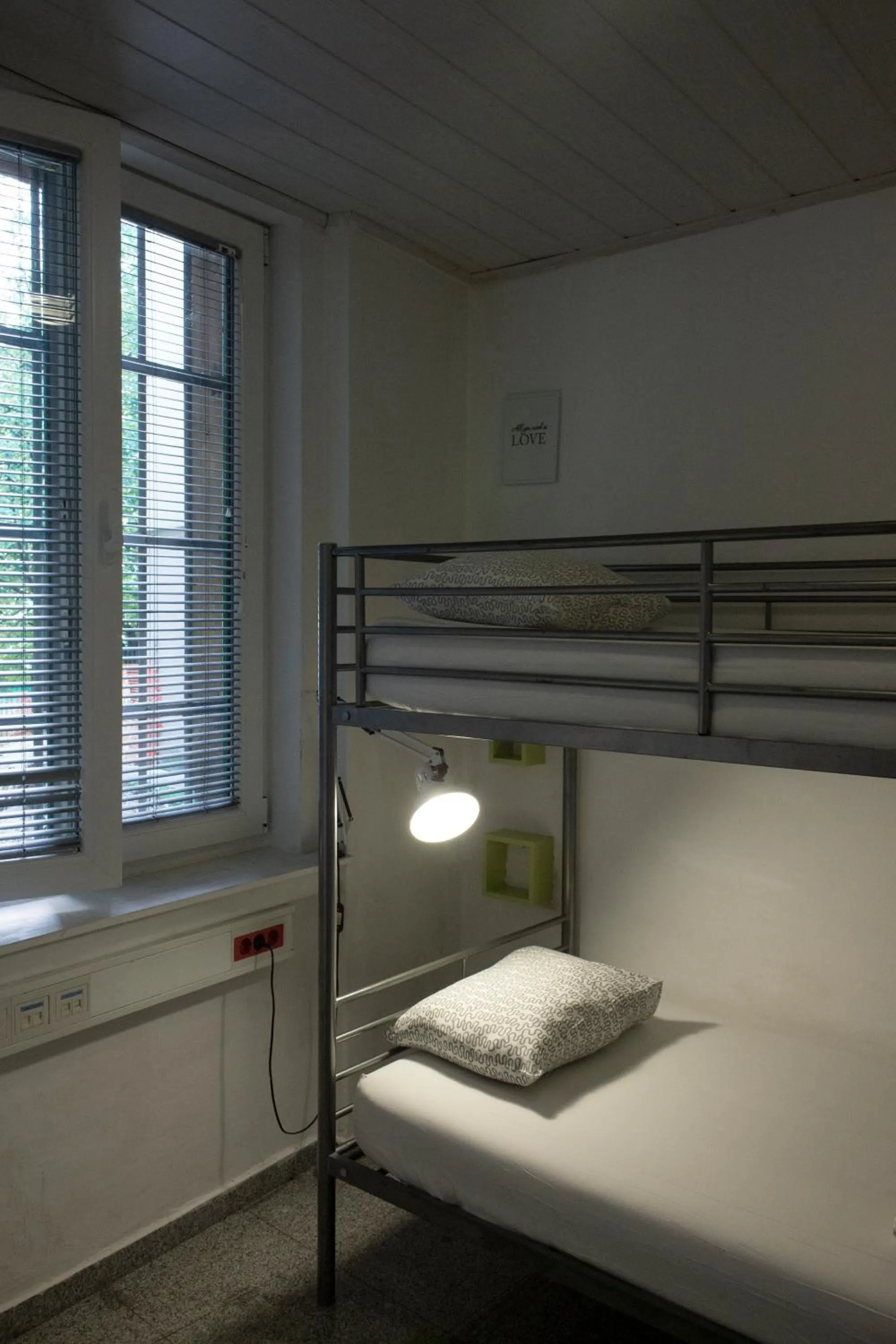 bunk bed, Bed in Hostel 24