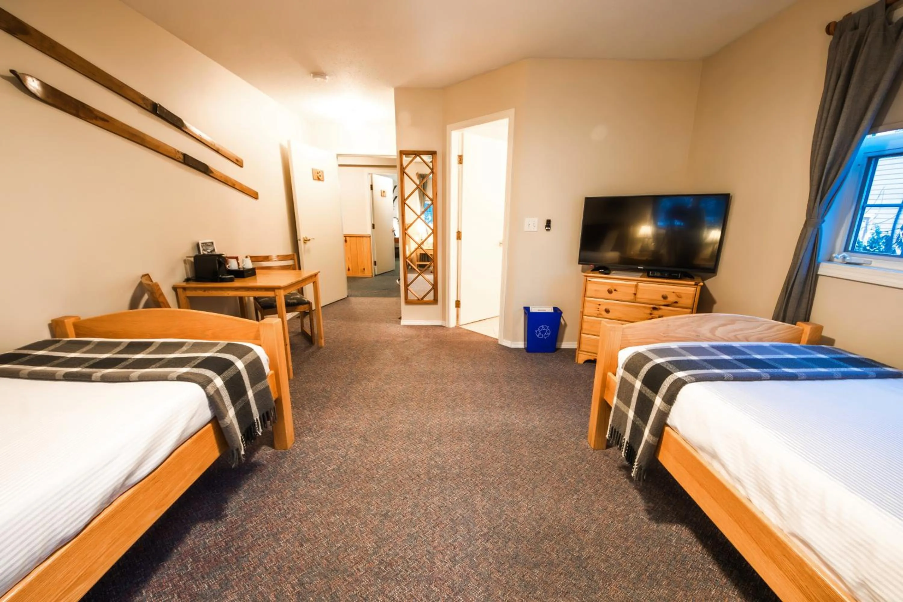 Bedroom, Bed in Courthouse Inn Revelstoke