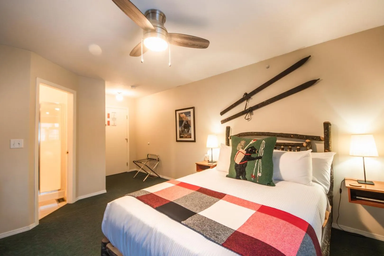 Bed in Courthouse Inn Revelstoke