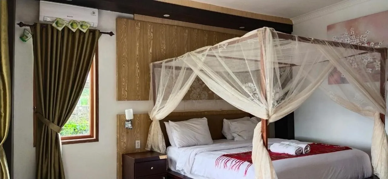 Bed in Toba Village Inn