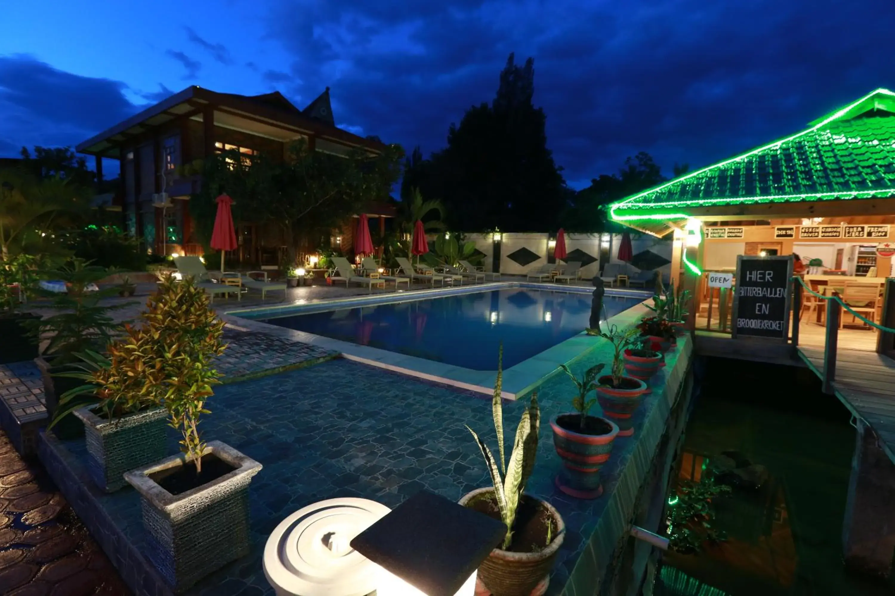 Swimming pool in Toba Village Inn Swimming pool in Toba Village Inn