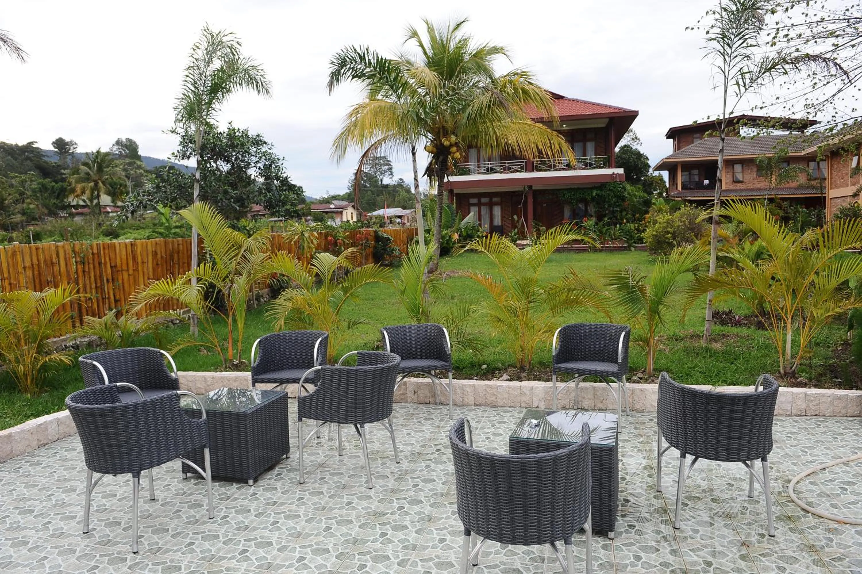 Restaurant/places to eat in Toba Village Inn