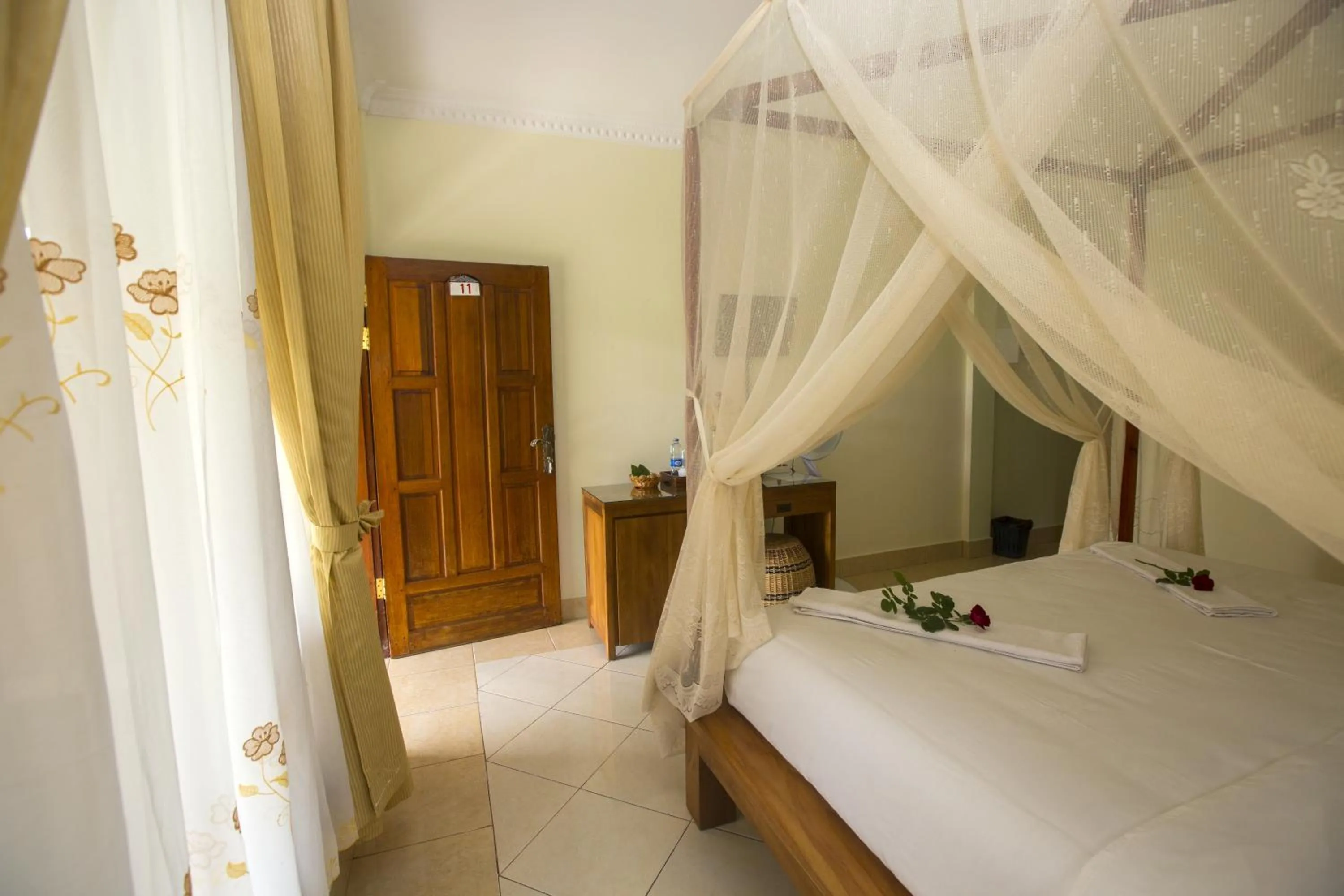 Bedroom, Bed in Toba Village Inn