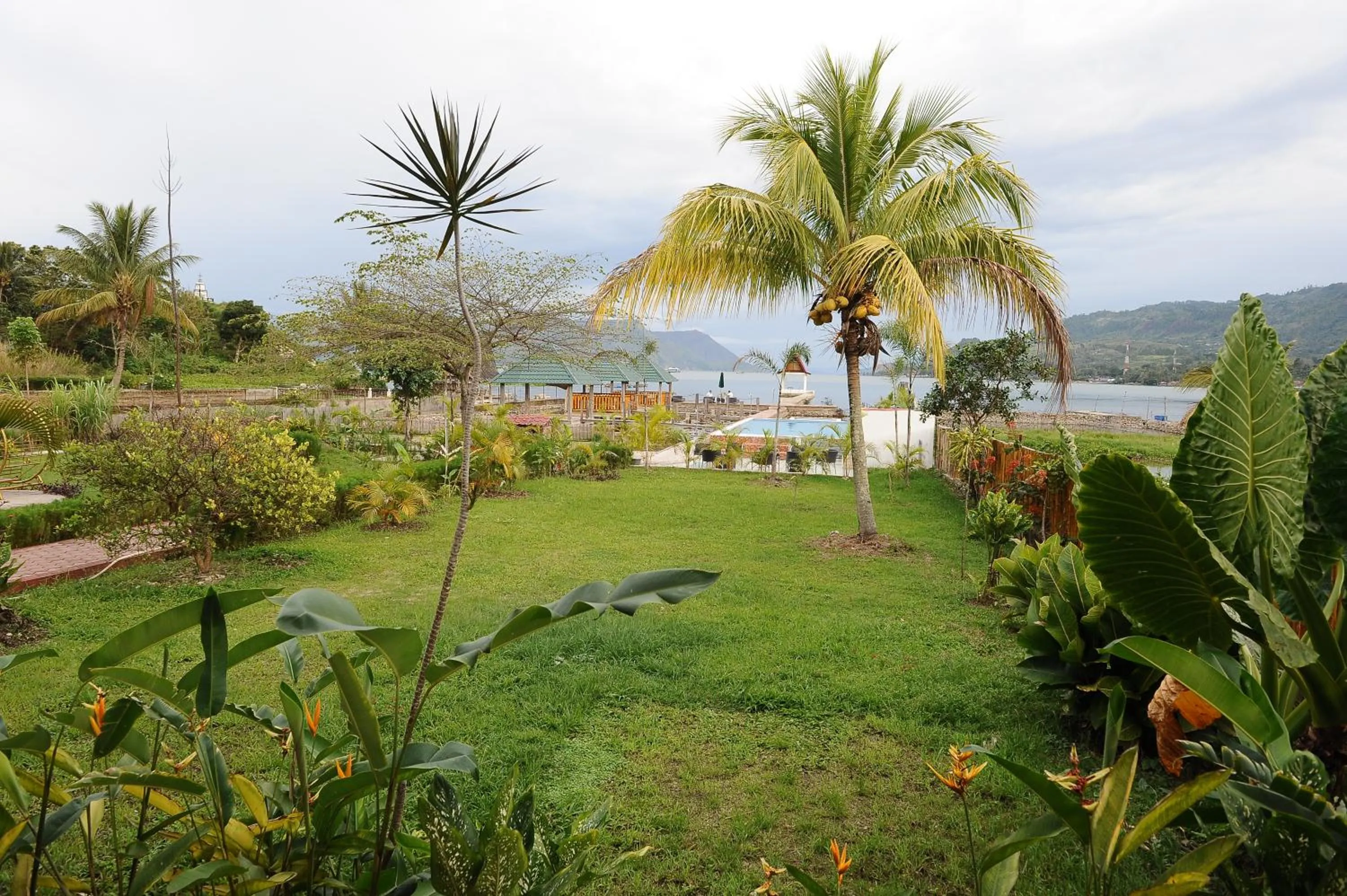 Garden in Toba Village Inn