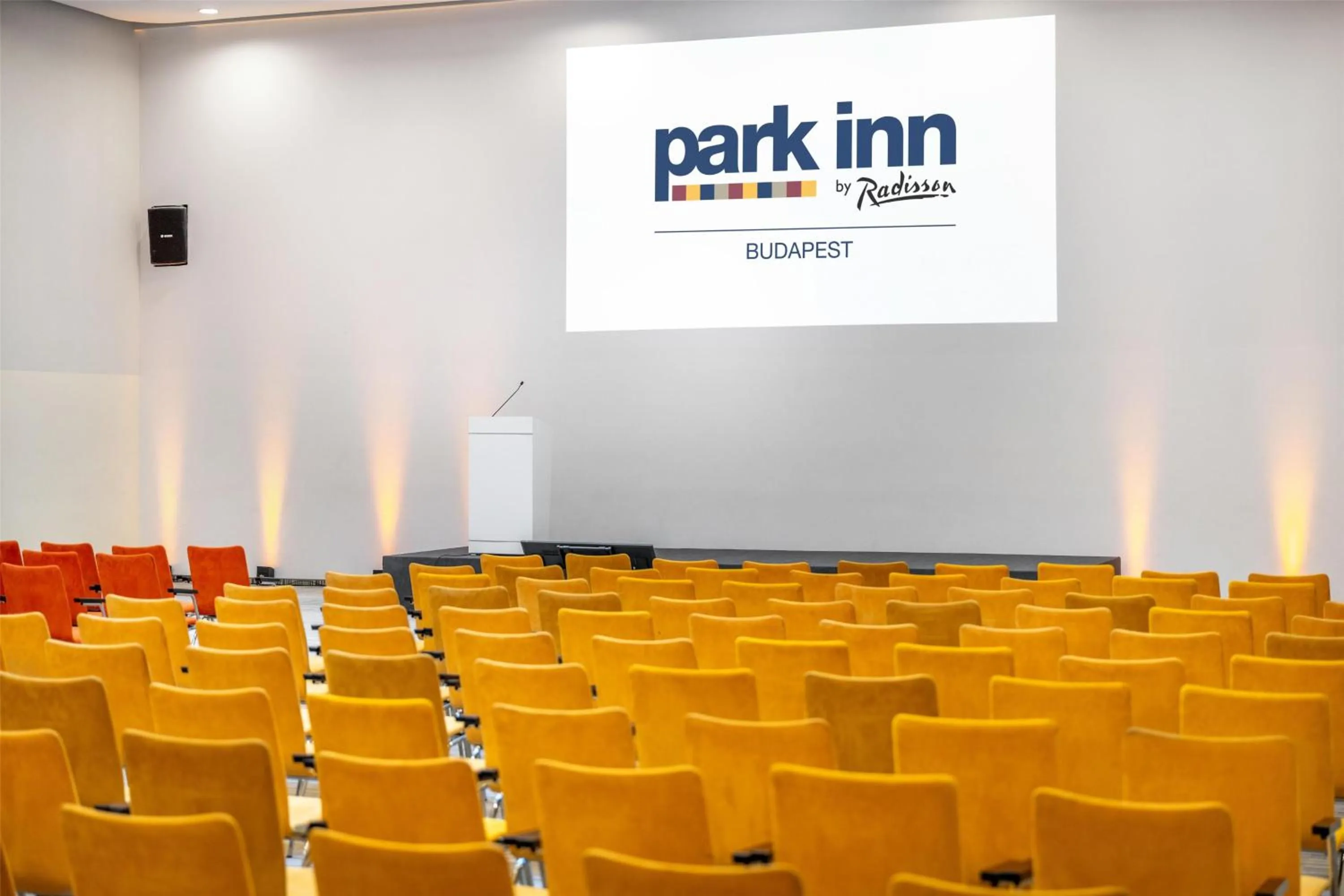 Meeting/conference room in Park Inn By Radisson Budapest