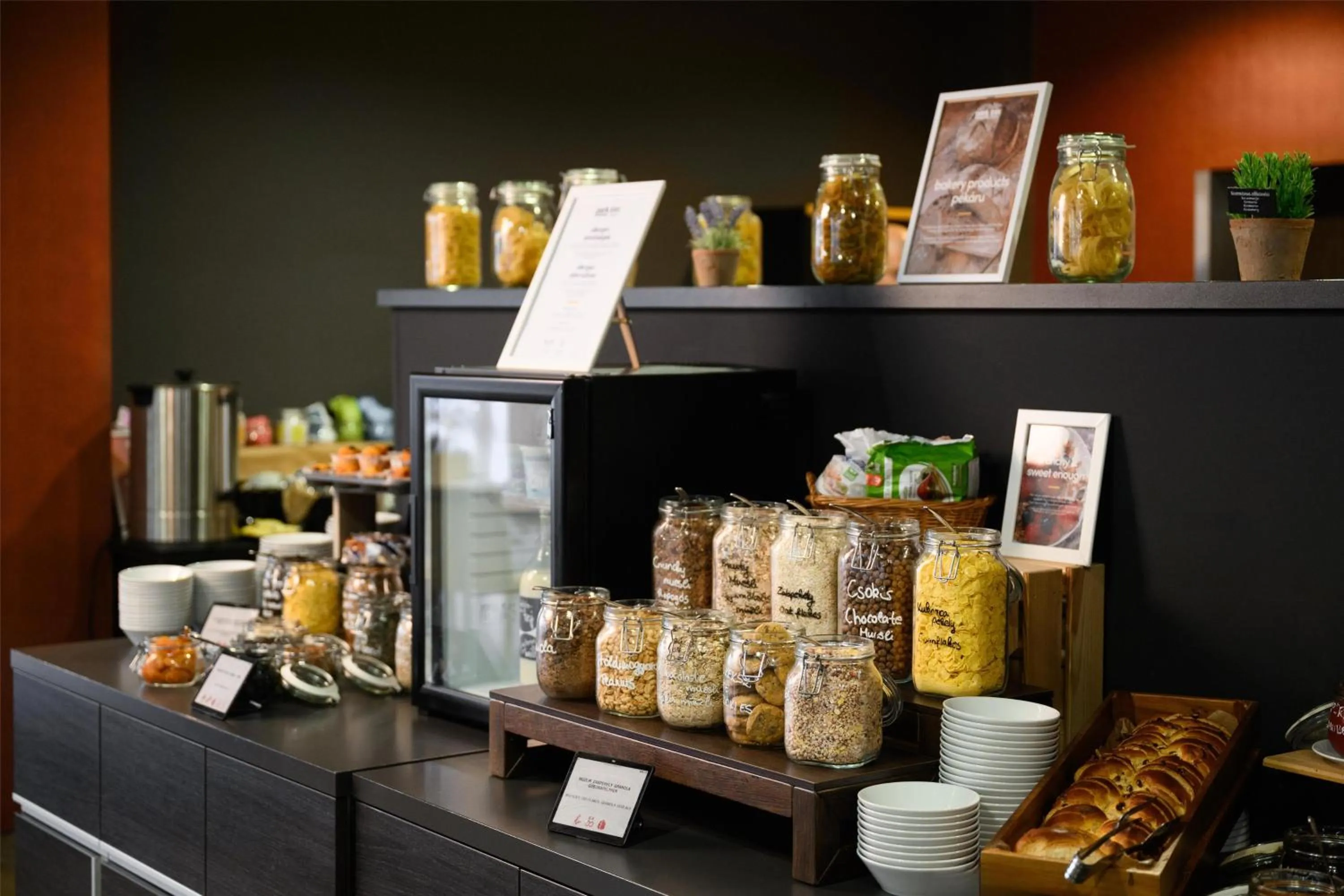 Restaurant/places to eat in Park Inn By Radisson Budapest