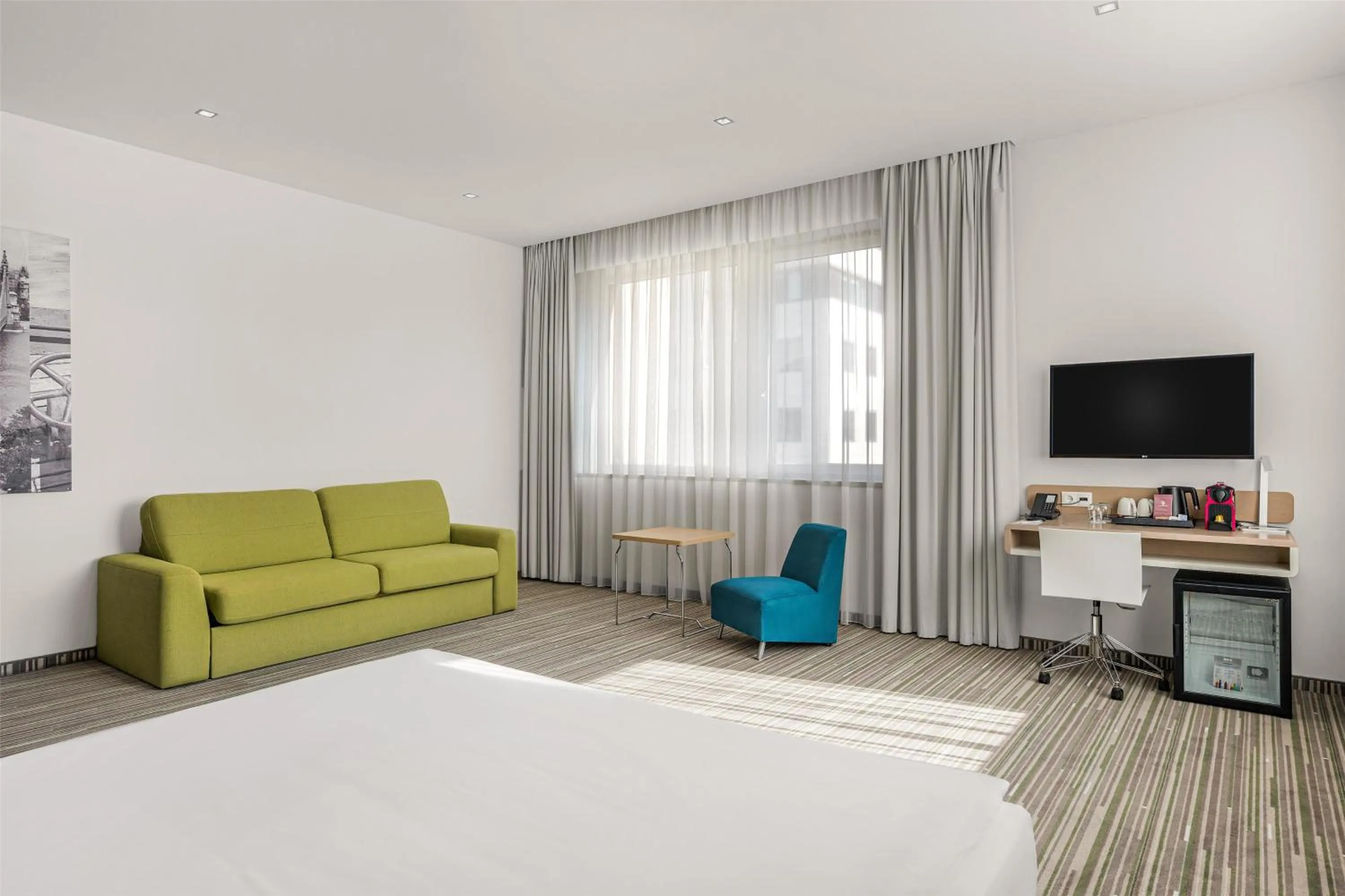 Photo of the whole room, Bed in Park Inn By Radisson Budapest