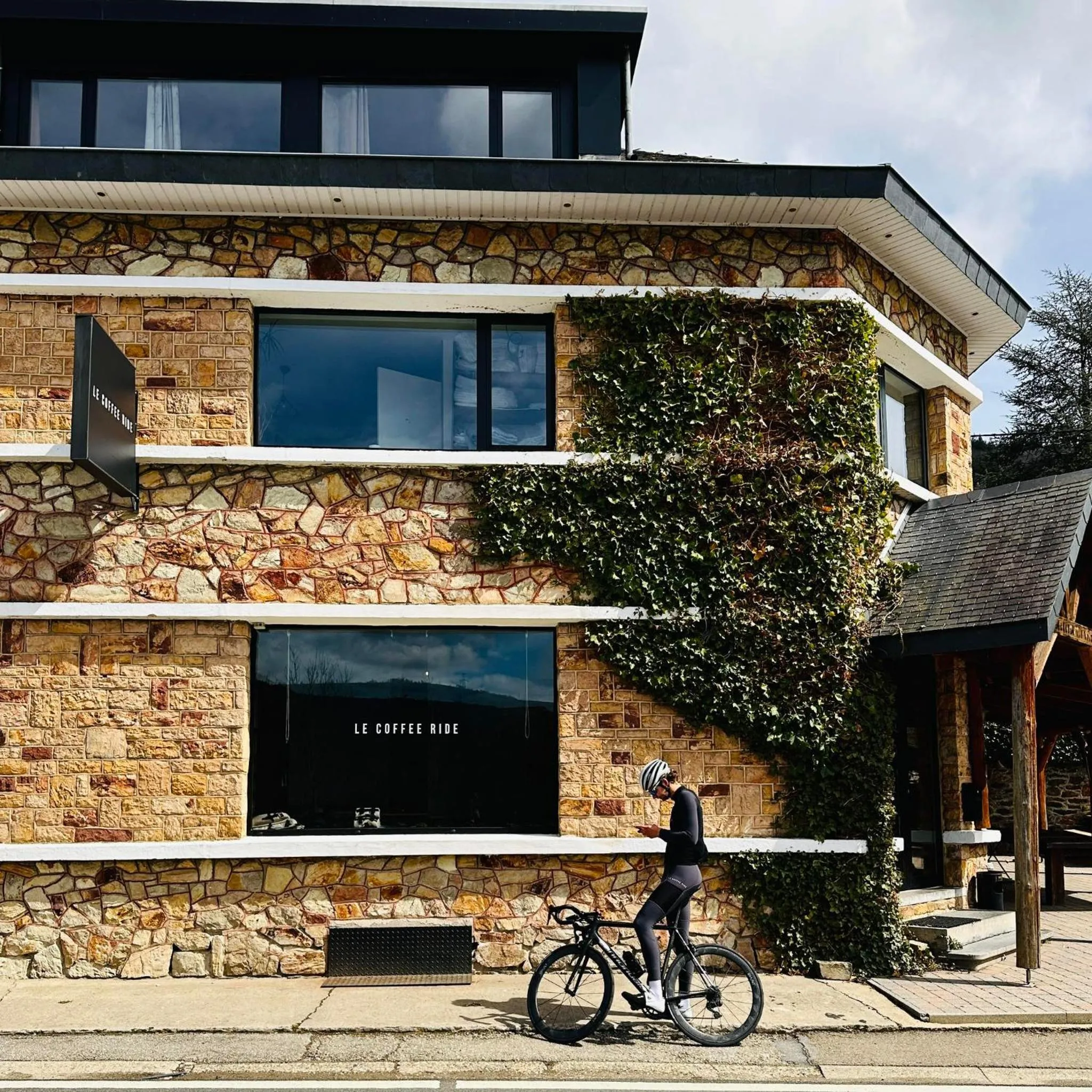 Le Coffee Ride Cycling Cafe