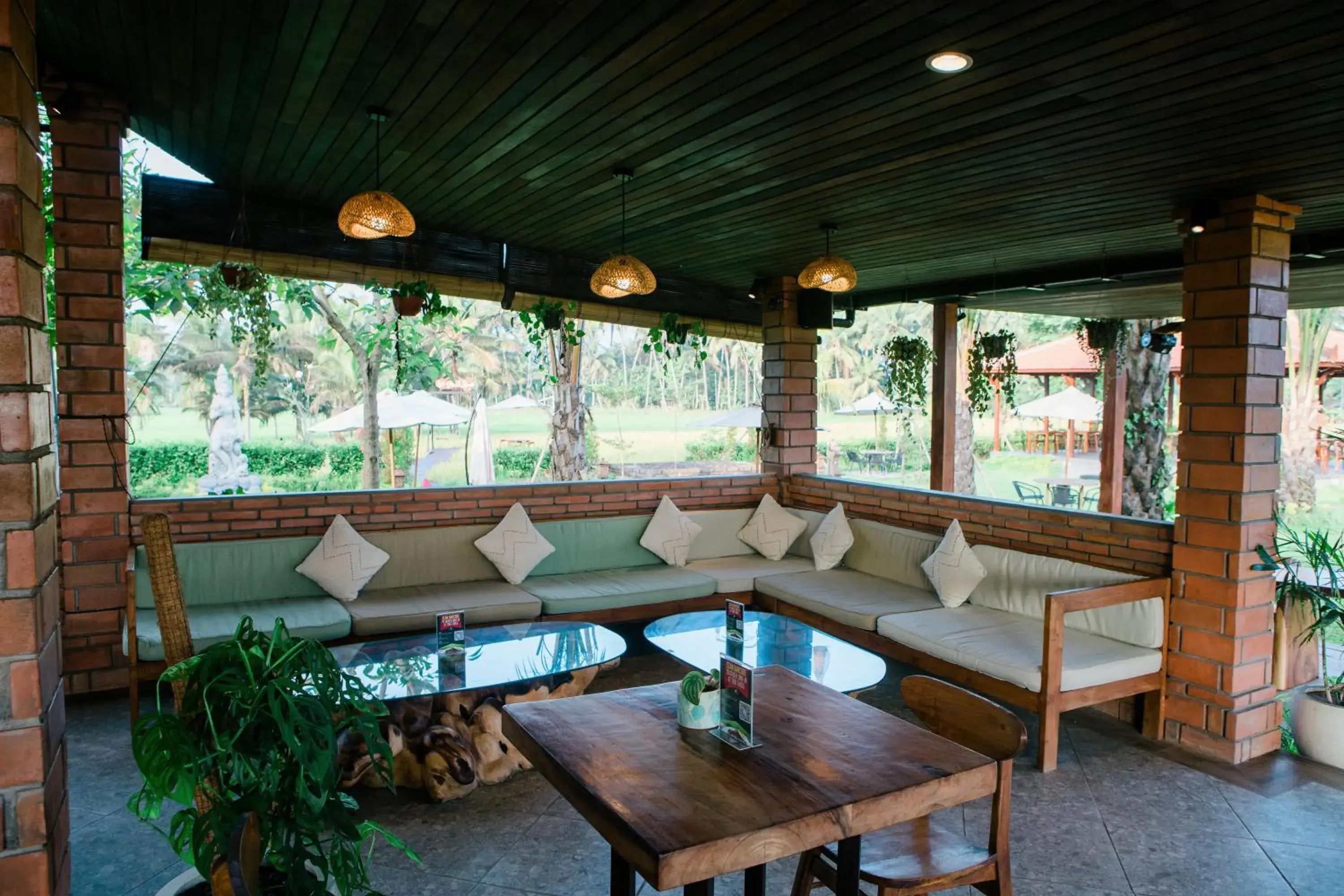 Restaurant/places to eat in Adil Villa & Resort Restaurant/places to eat in Adil Villa & Resort