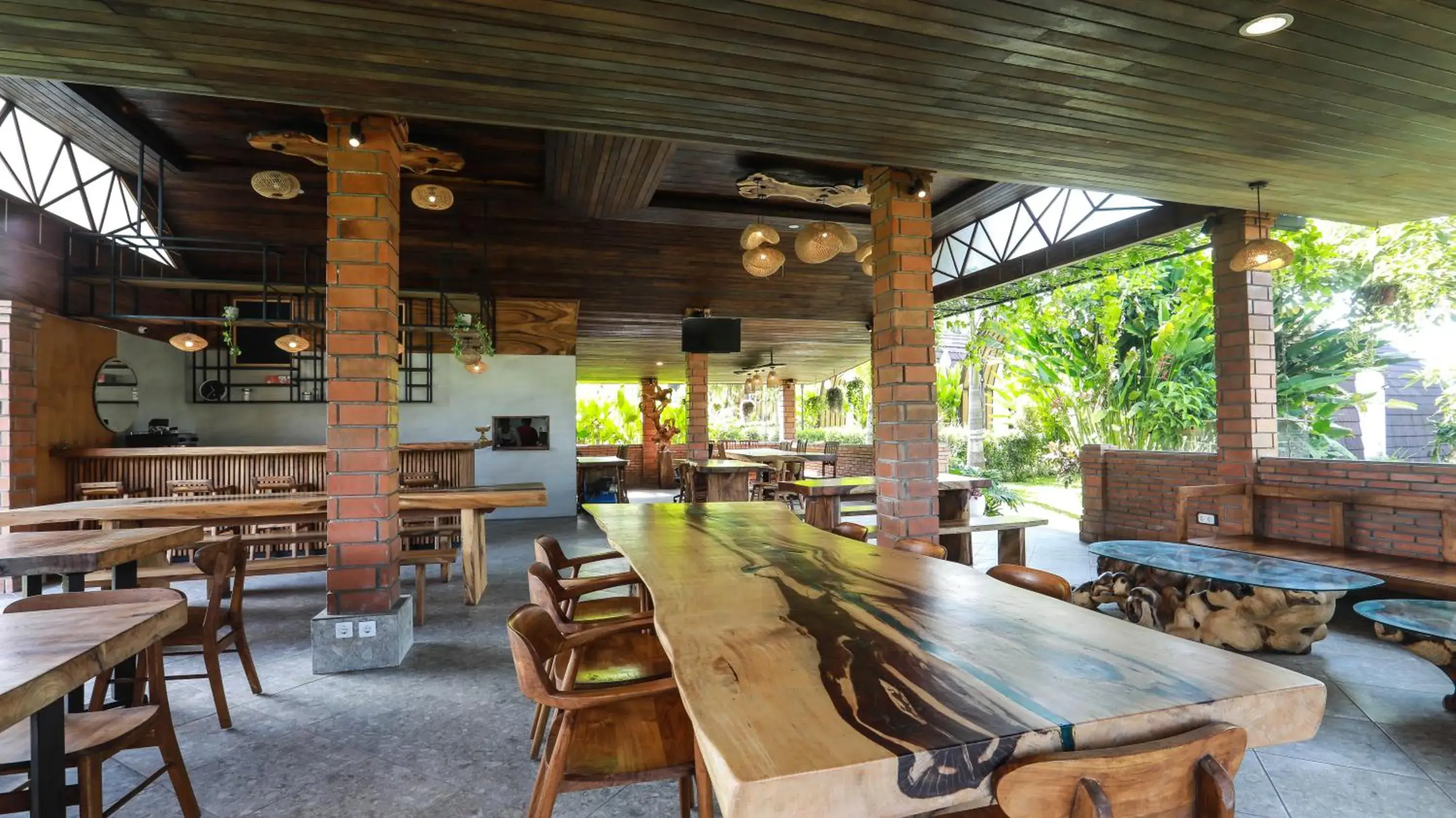 Restaurant/places to eat in Adil Villa & Resort Restaurant/places to eat in Adil Villa & Resort