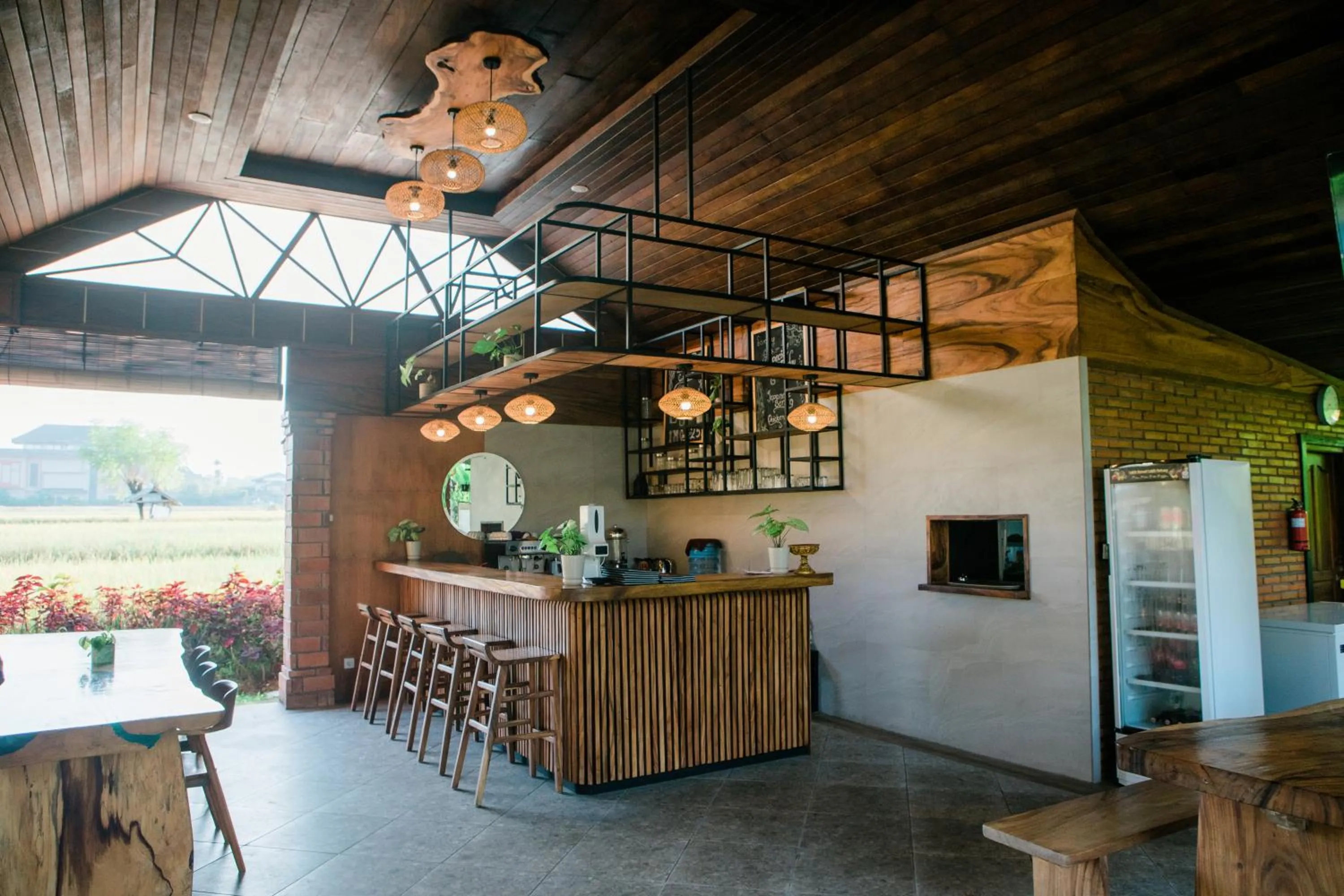 Restaurant/places to eat in Adil Villa & Resort