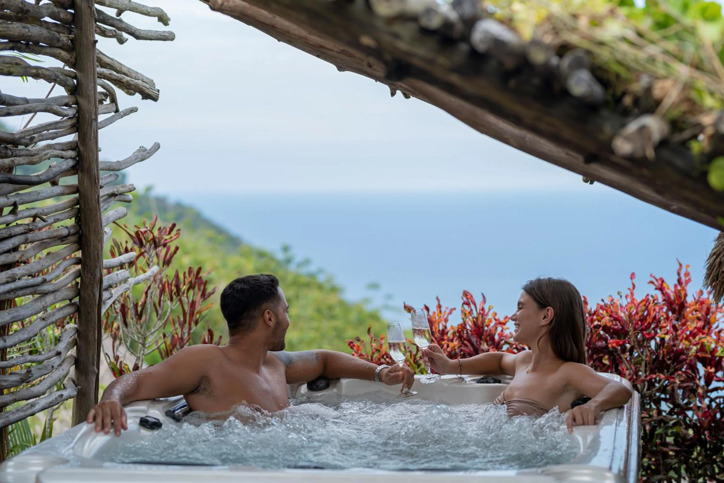 Hot Tub in MATHIS Lodge Amed