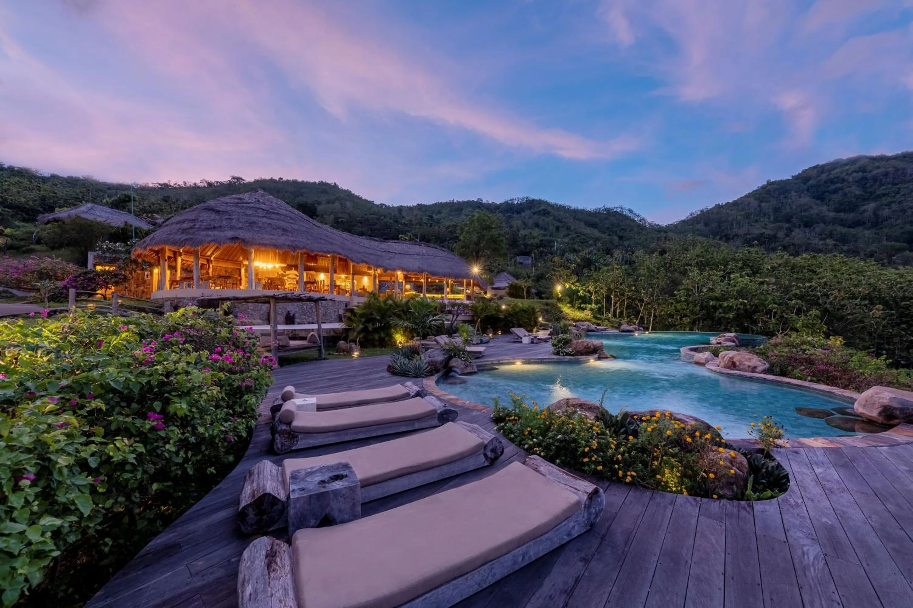 Property building in MATHIS Lodge Amed