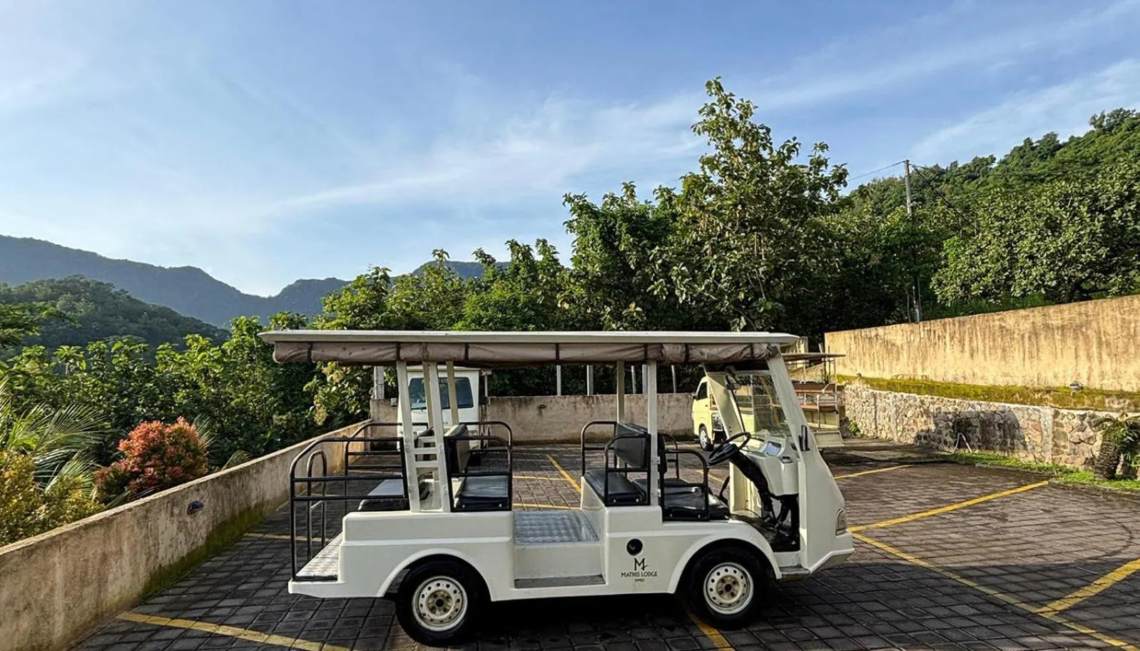 Parking in MATHIS Lodge Amed