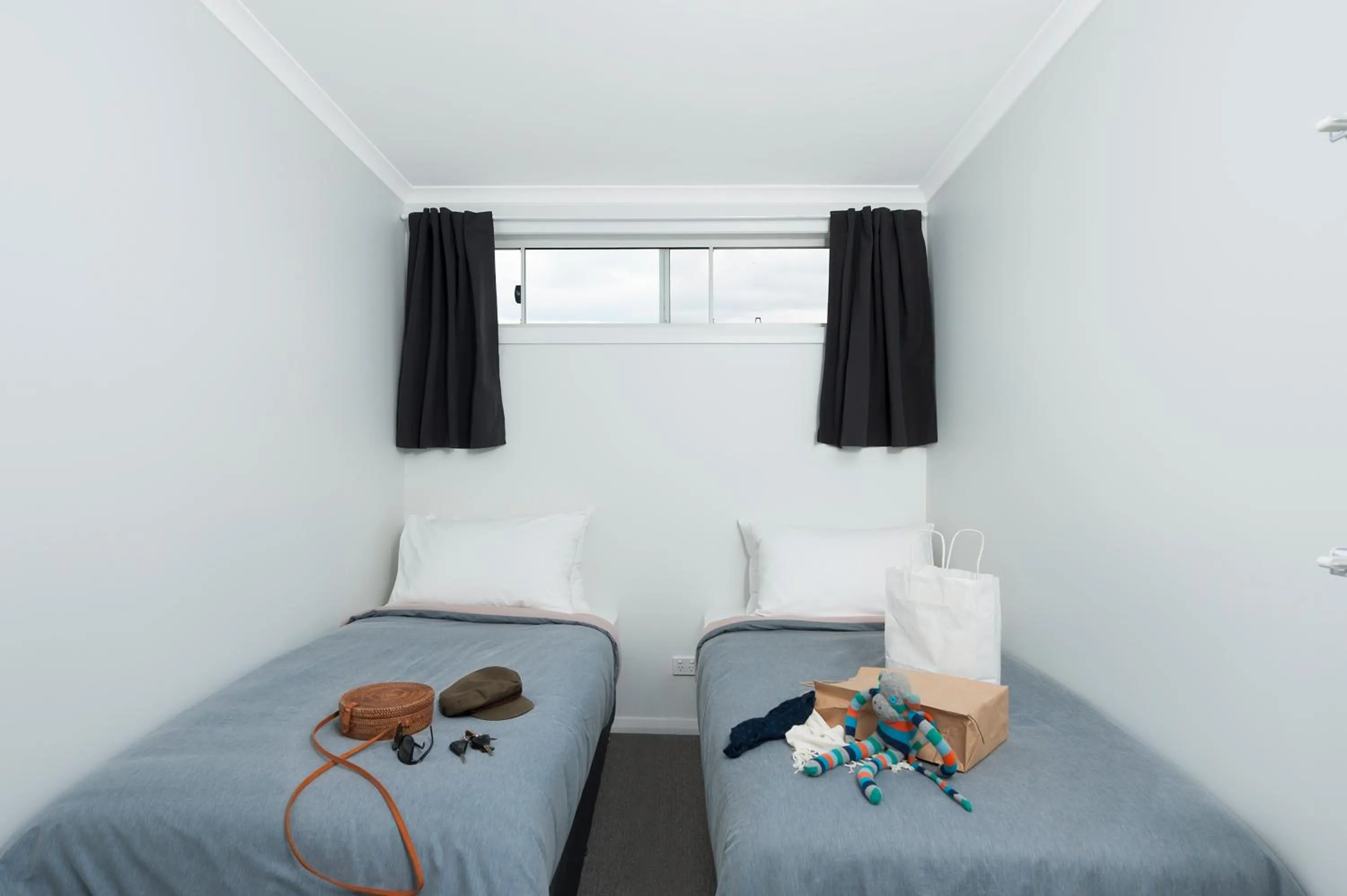 Bedroom, Bed in 125 Milton