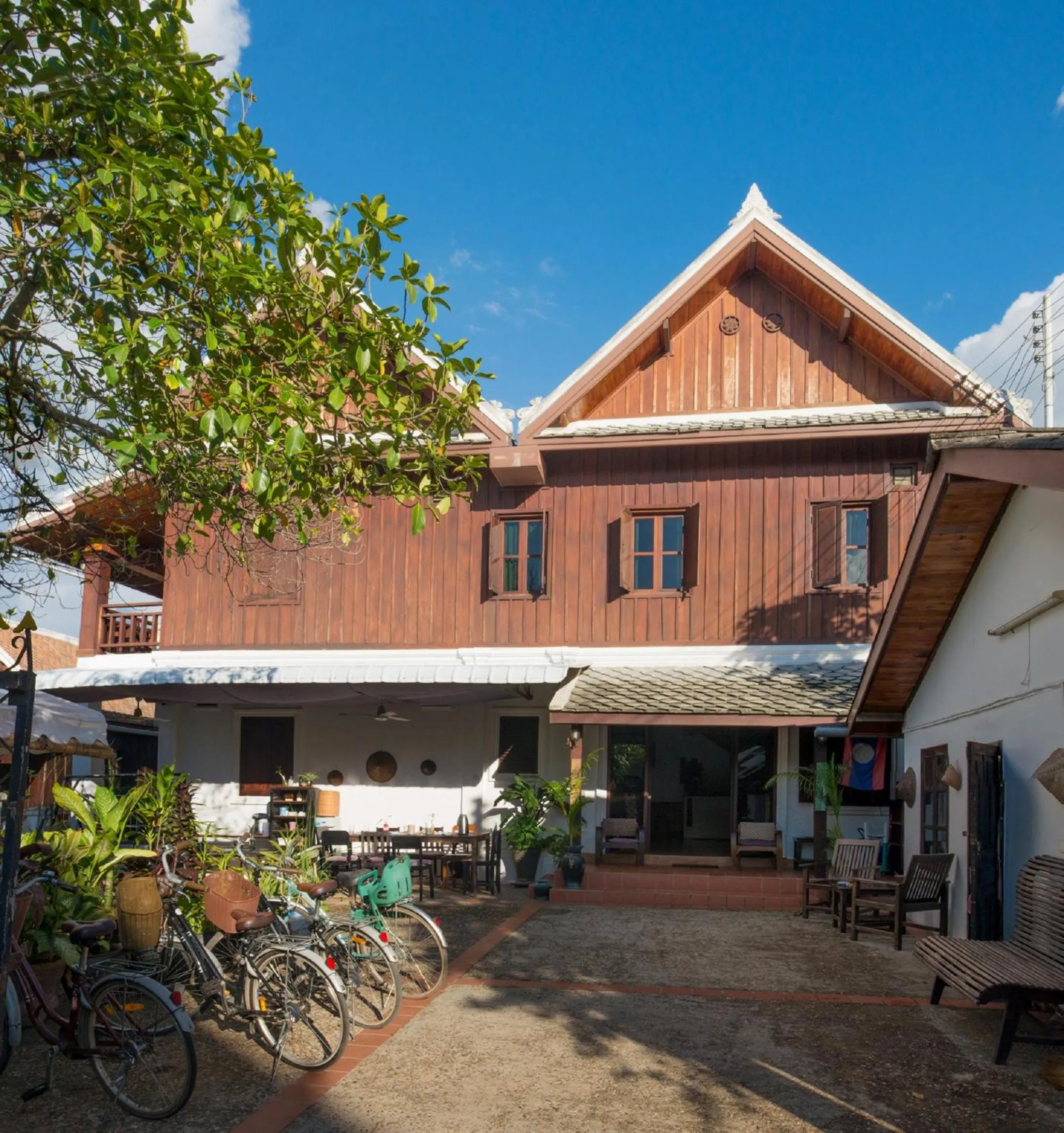 Facade/entrance in Cold River