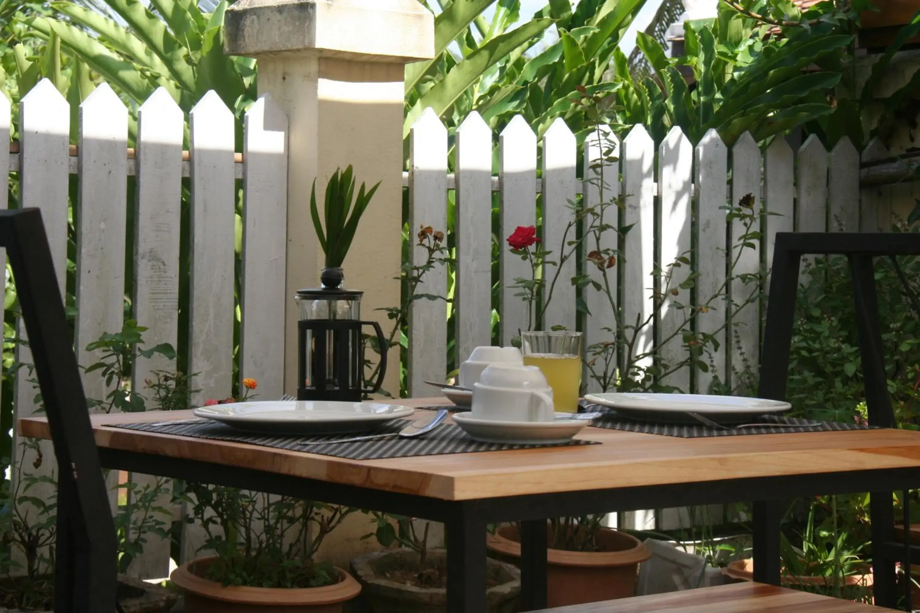 Restaurant/places to eat in Cold River Restaurant/places to eat in Cold River