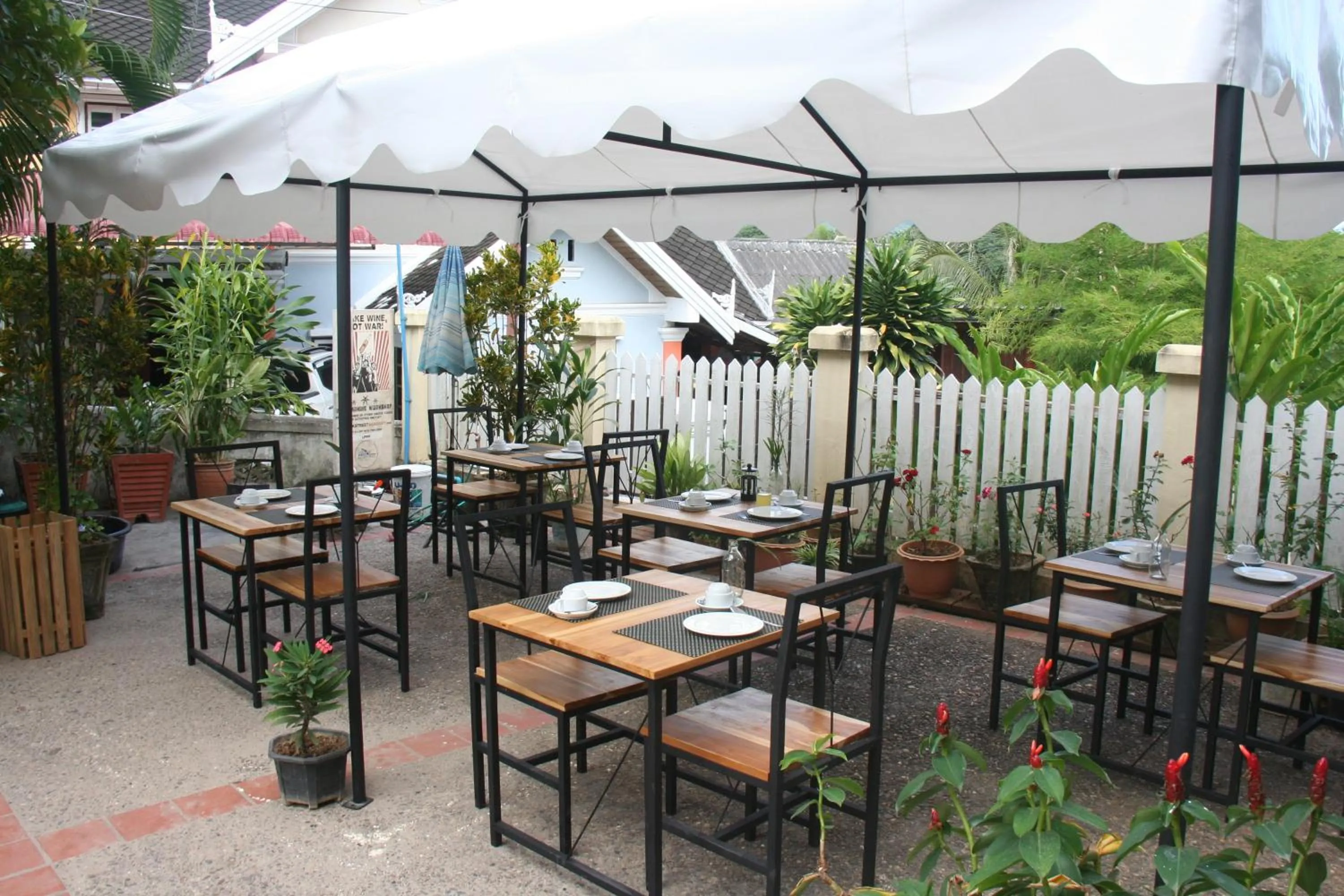 Restaurant/places to eat in Cold River