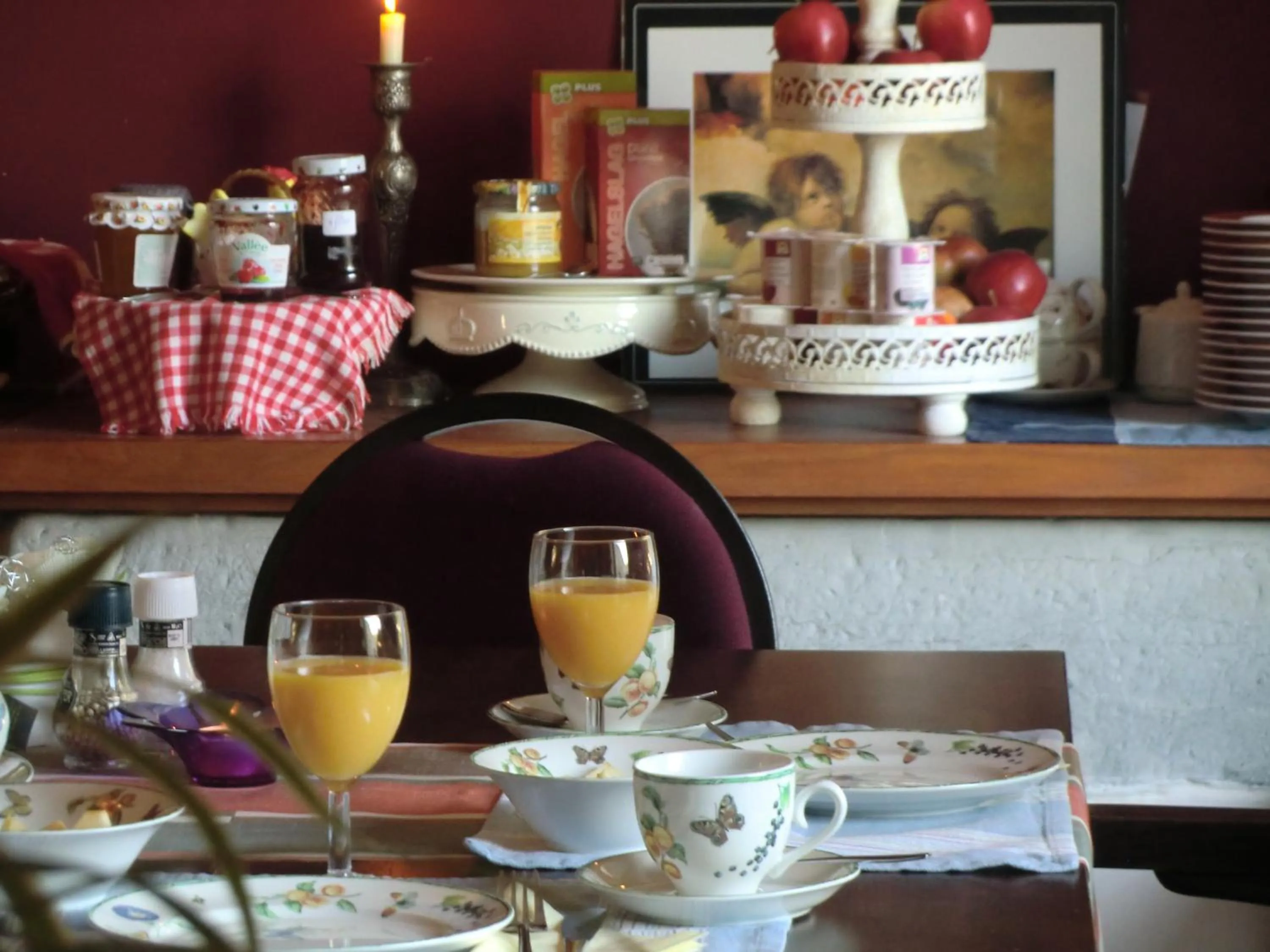 Buffet breakfast in B&B Au Coeur de Villers