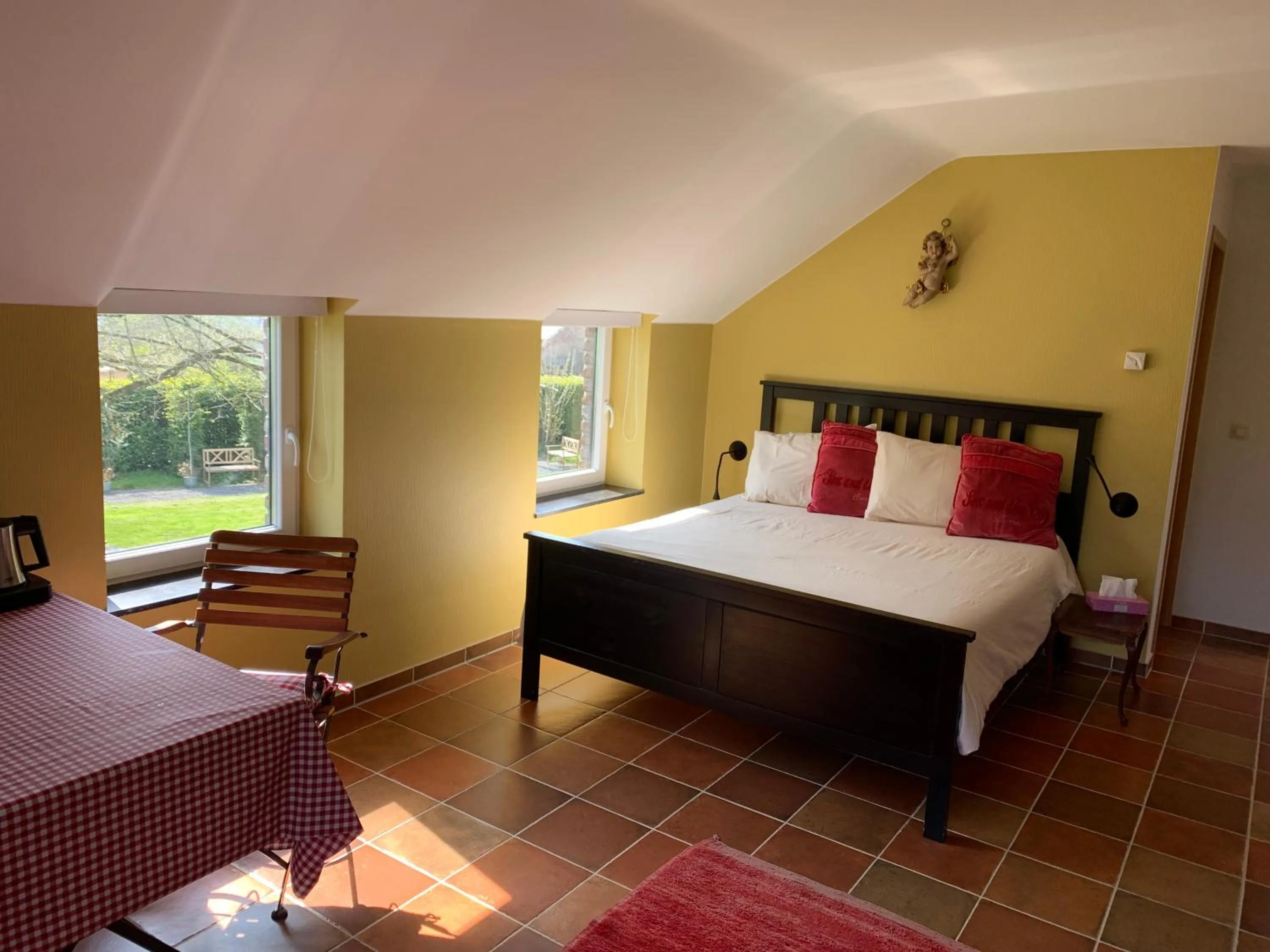 Bed in B&B Au Coeur de Villers