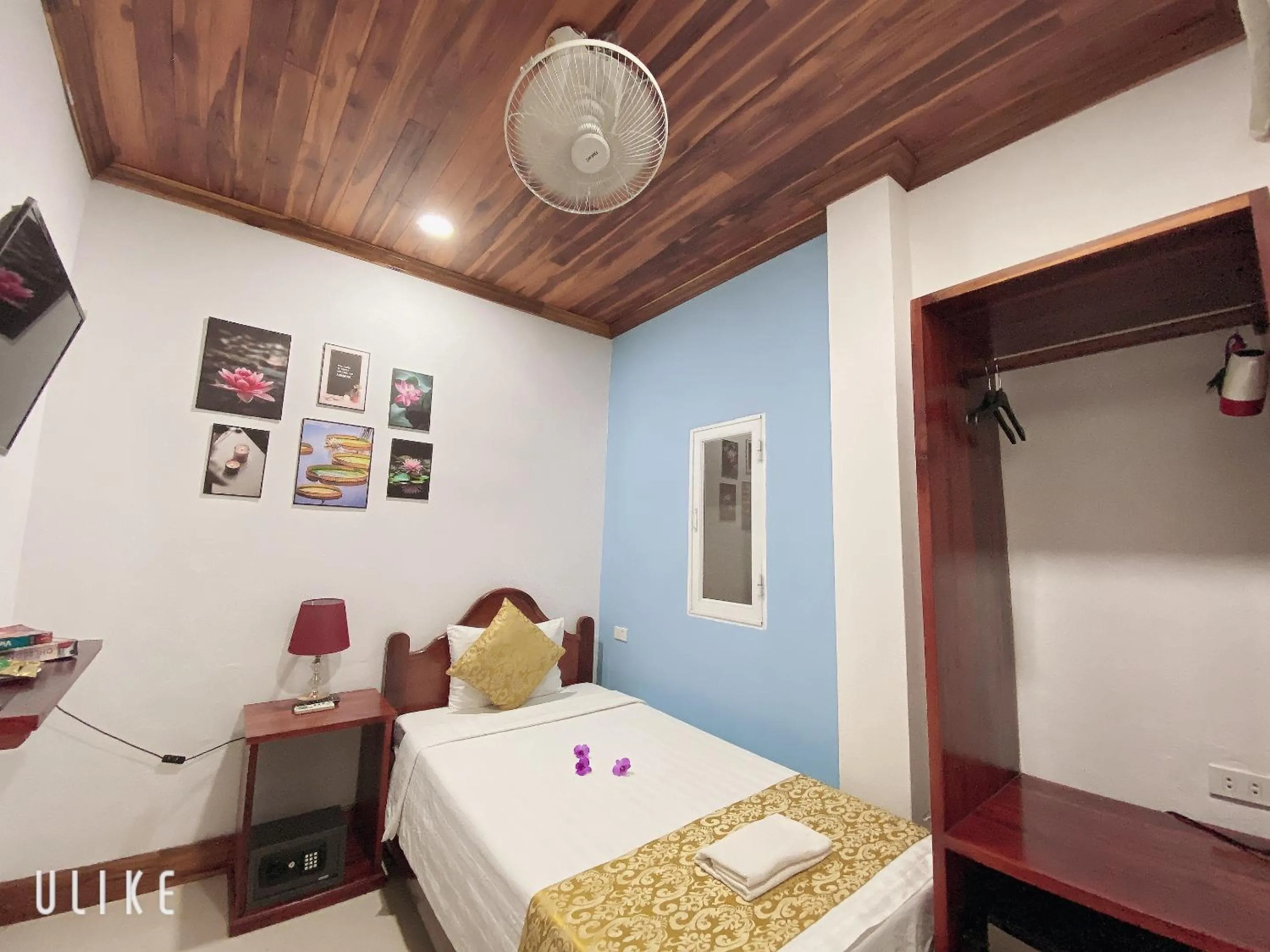 Photo of the whole room, Bed in Elephant Boutique Hotel